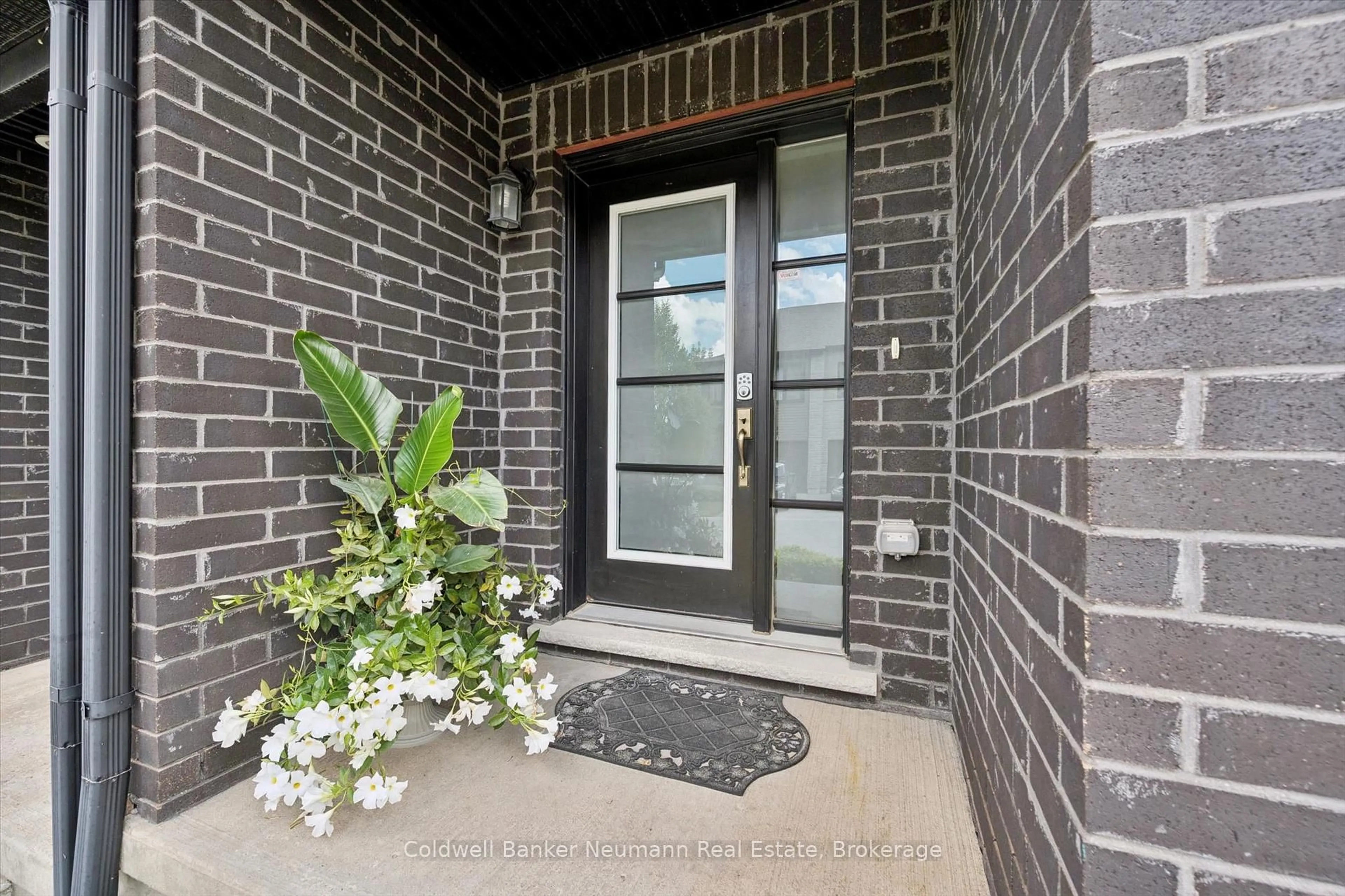 Indoor entryway for 91 Poppy Dr #3, Guelph Ontario N1L 0M6