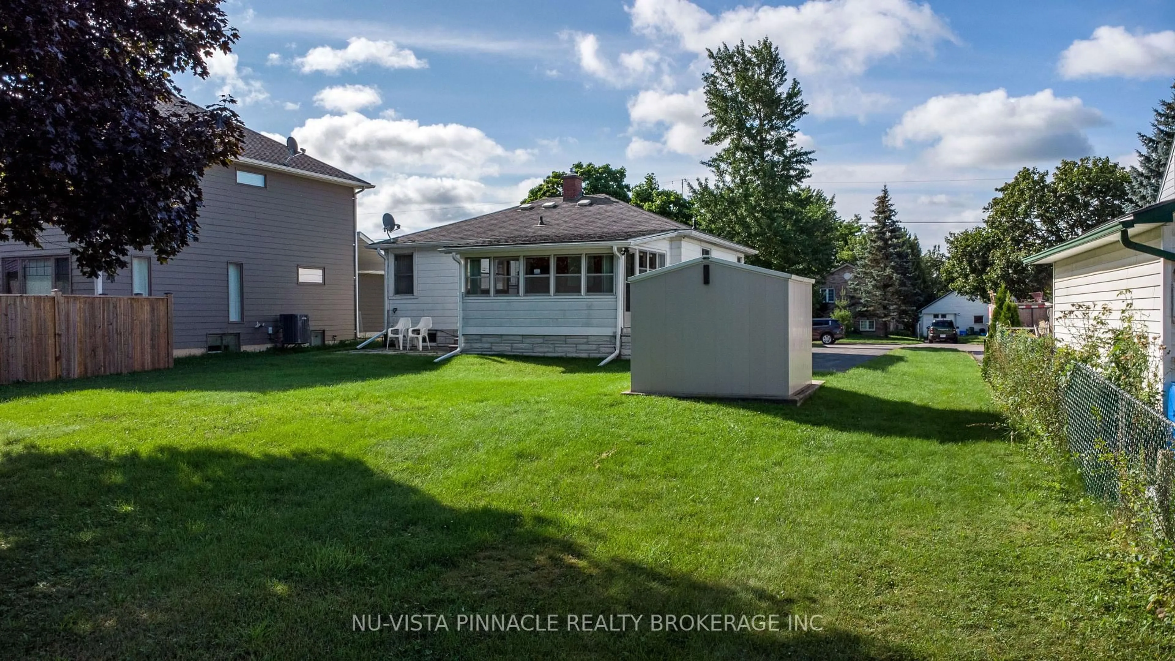 Home with vinyl exterior material, water/lake/river/ocean view for 656 Winblest Ave, London South Ontario N6C 3C5