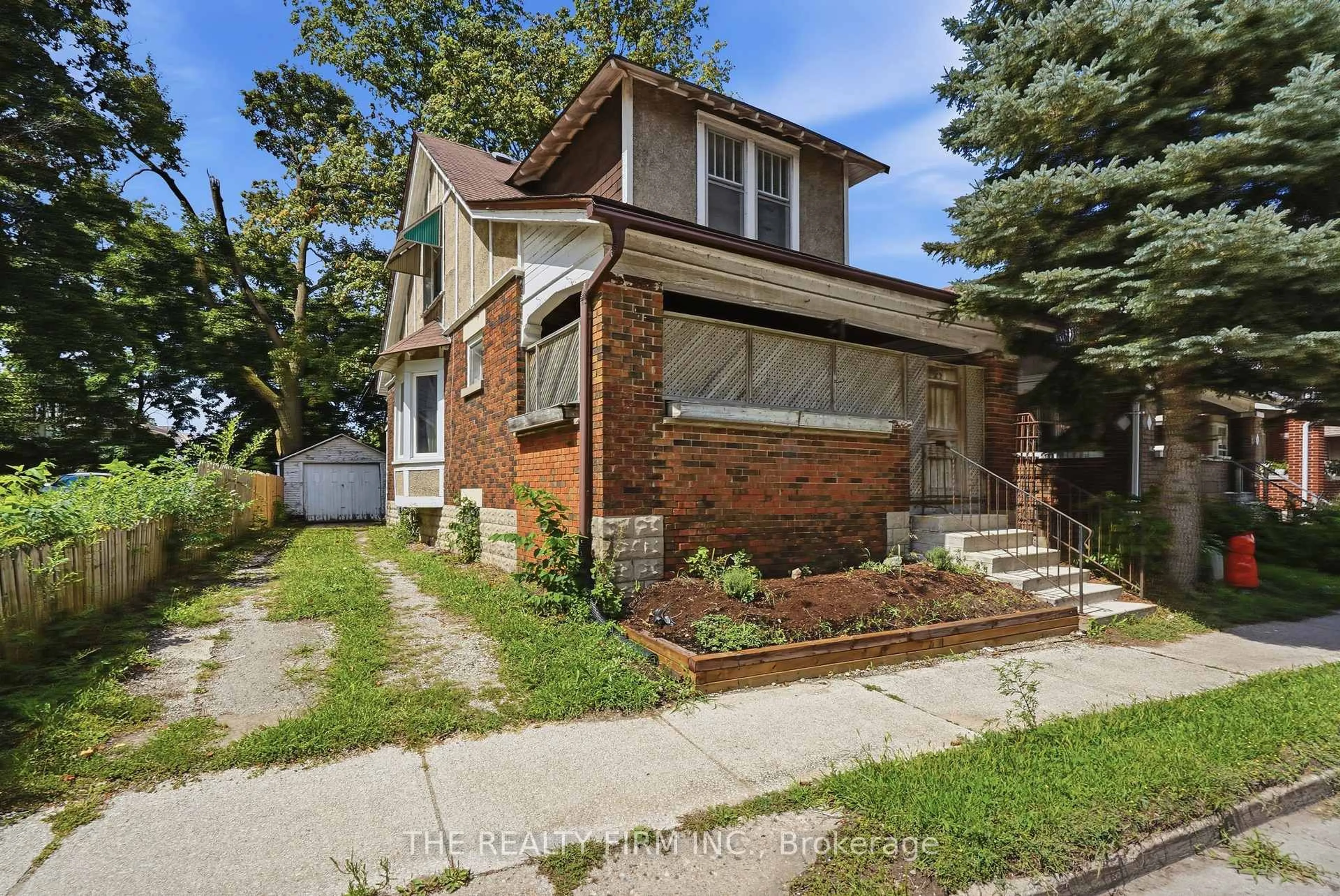 Home with brick exterior material, street for 35 Wharncliffe Rd, London South Ontario N6J 2J5