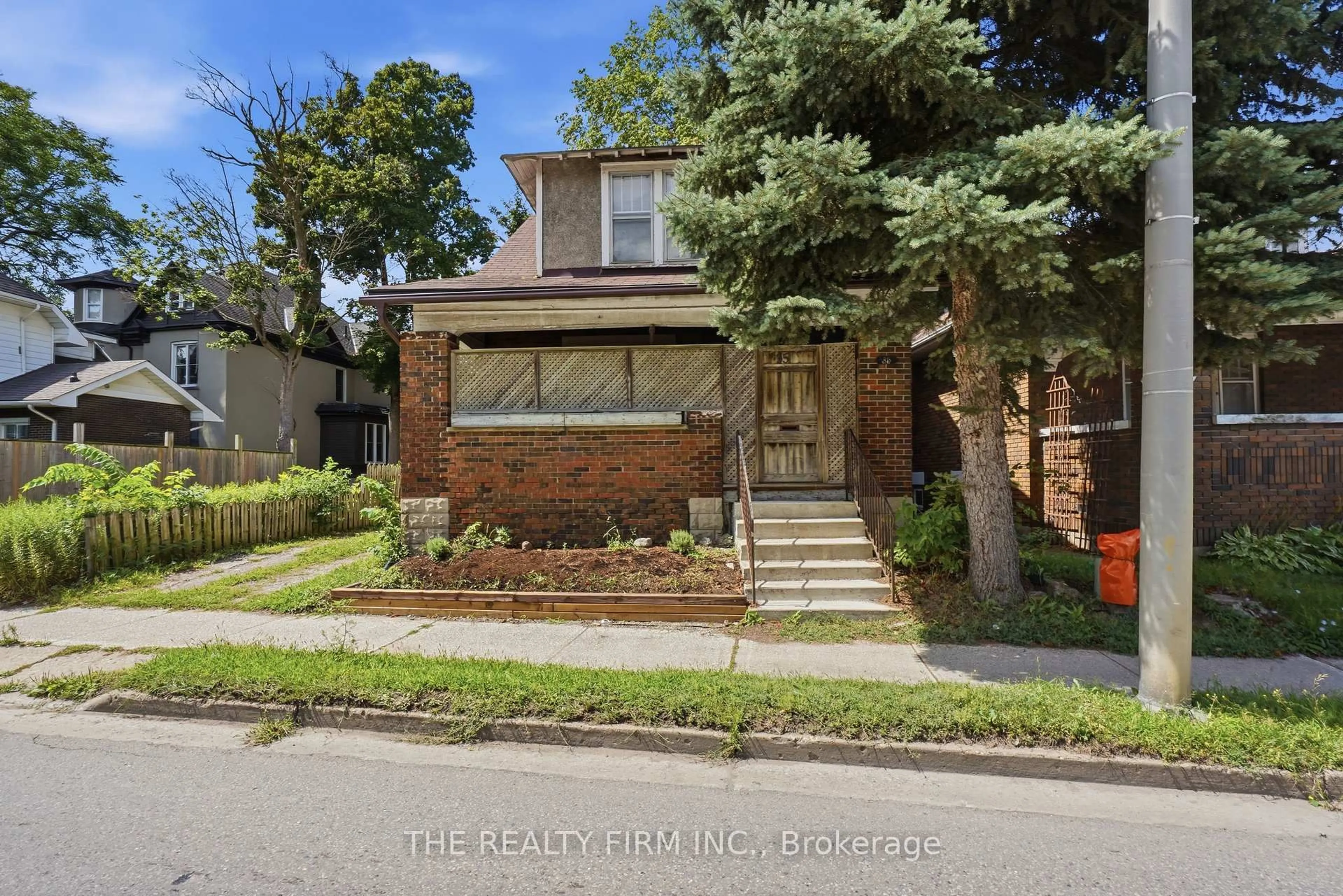 Home with brick exterior material, street for 35 Wharncliffe Rd, London South Ontario N6J 2J5