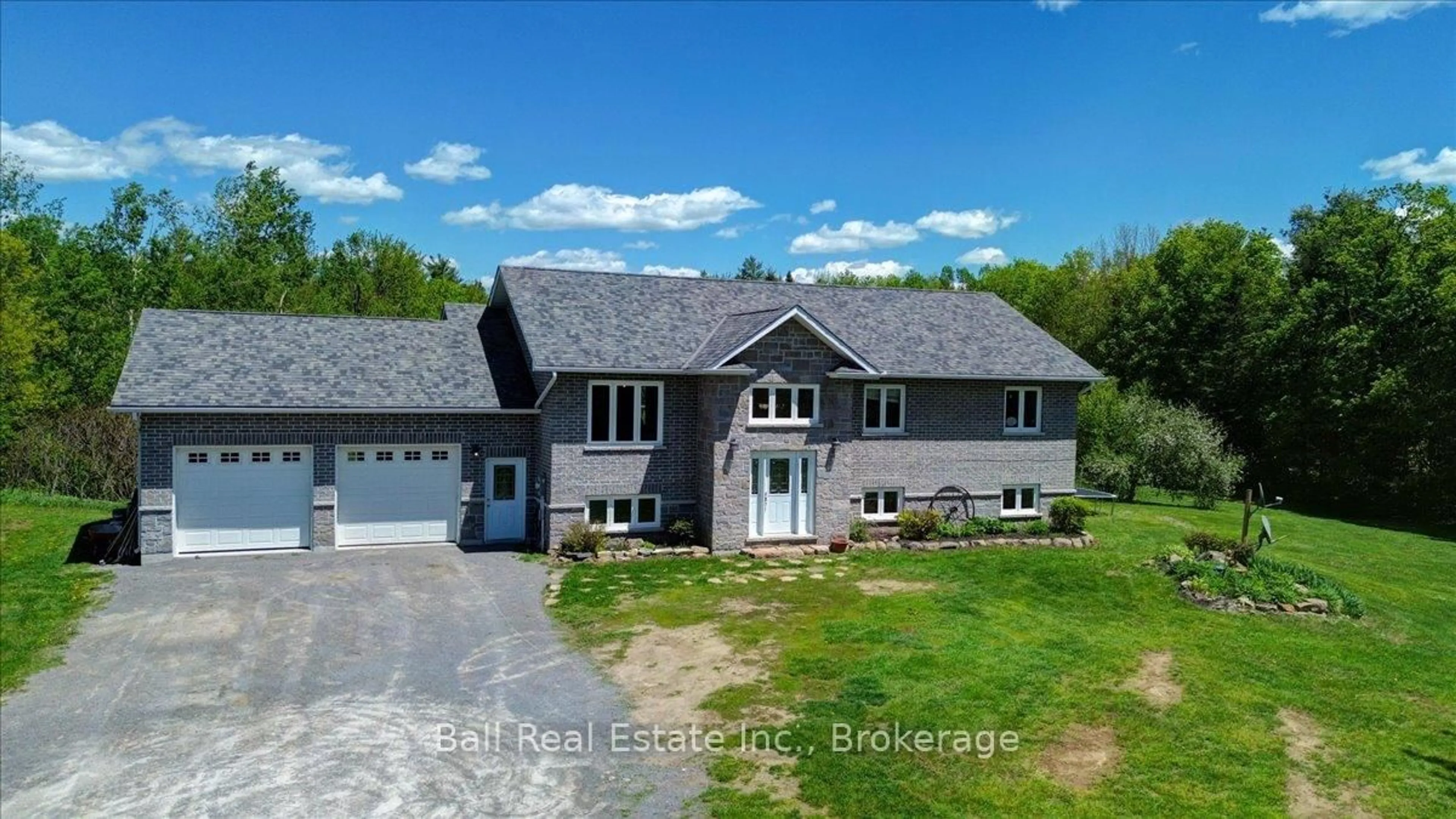 A pic from outside/outdoor area/front of a property/back of a property/a pic from drone, building for 1696 County Road 504 Rd, North Kawartha Ontario K0L 1A0