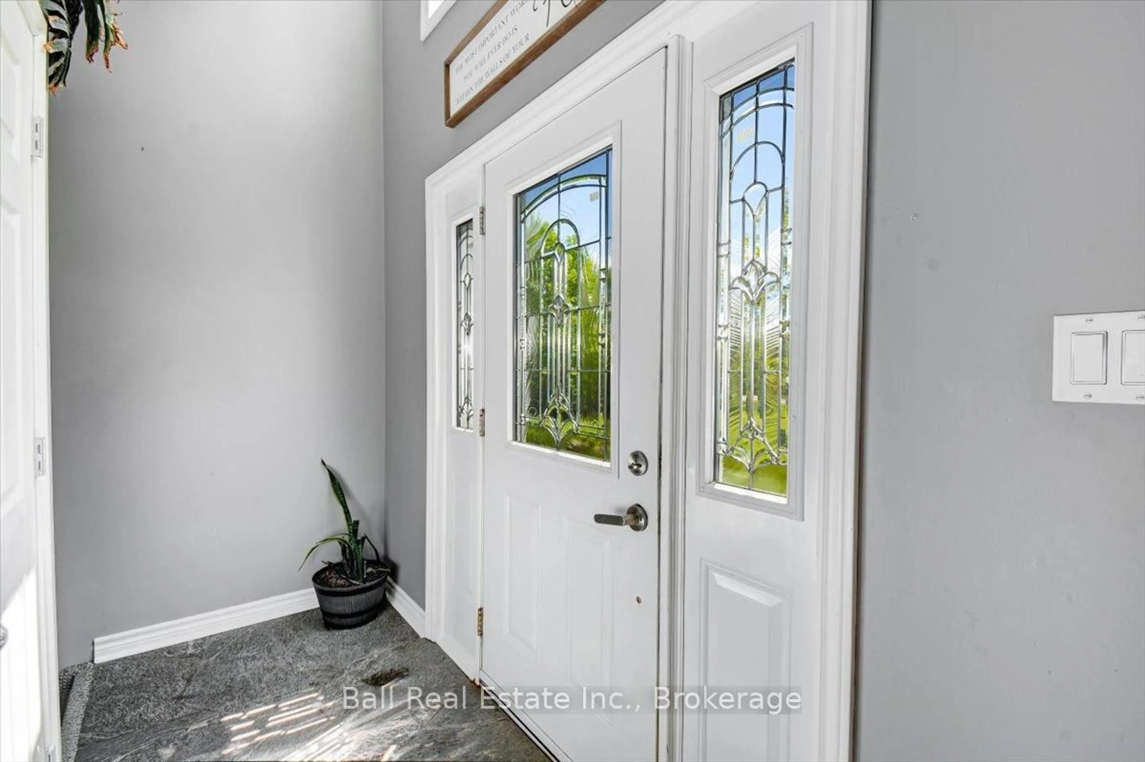 Indoor entryway for 1696 County Road 504 Rd, North Kawartha Ontario K0L 1A0