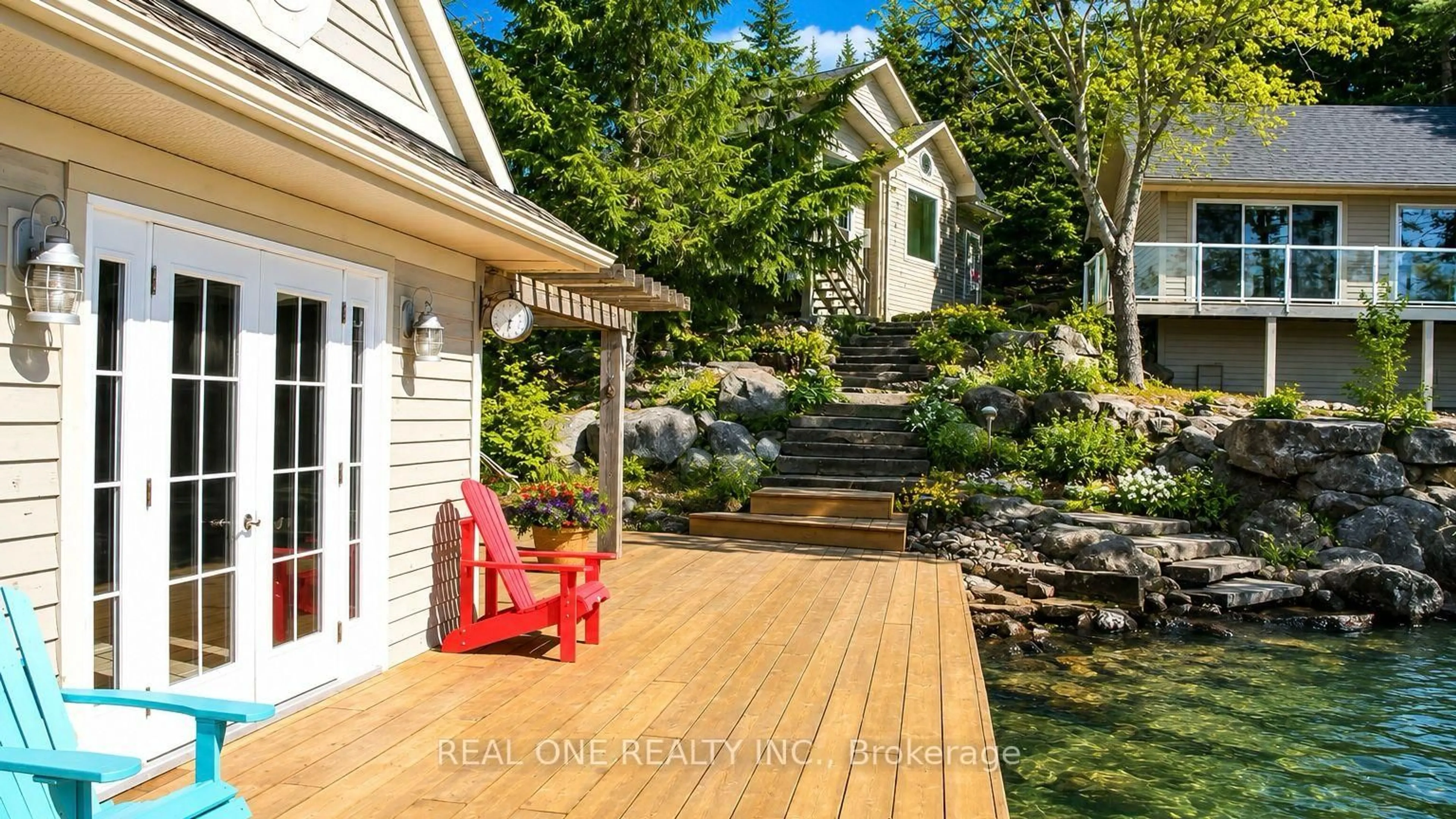 Patio, water/lake/river/ocean view for 3013 MUSKOKA ROAD 117, Lake of Bays Ontario P0B 1A0