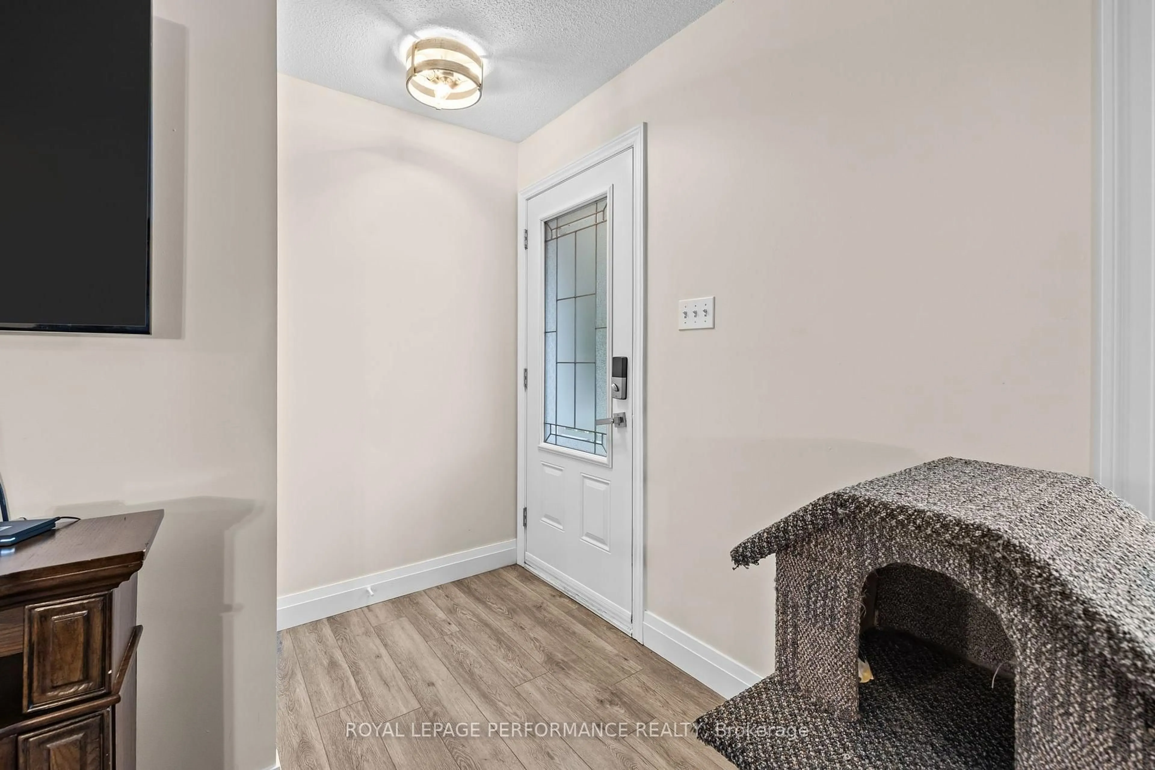 Indoor entryway for 3080 Conc. 3 Plantagenet Rd, Alfred and Plantagenet Ontario K0B 1L0