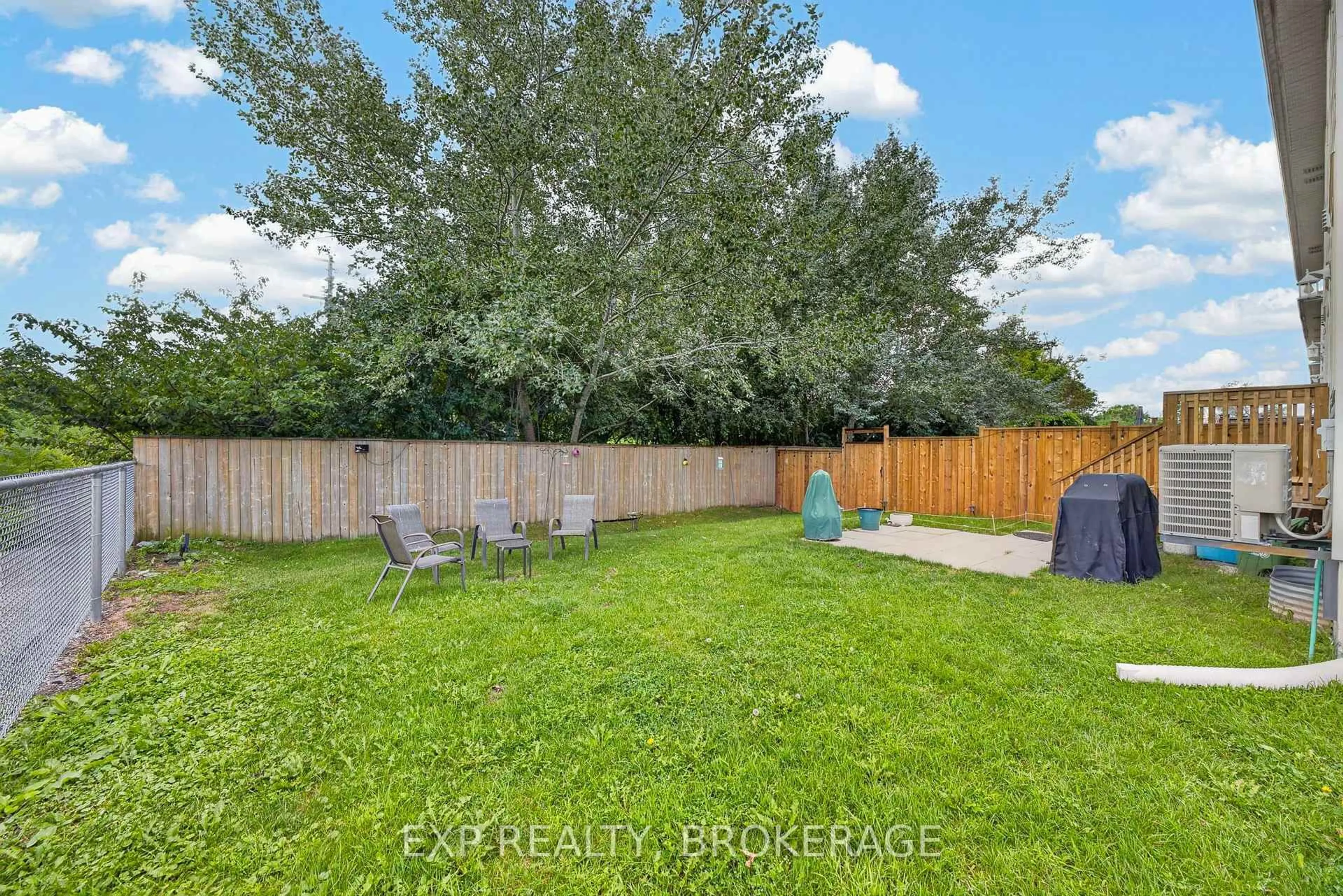 Patio, unknown for 925 Blossom St, Kingston Ontario K7P 0N2