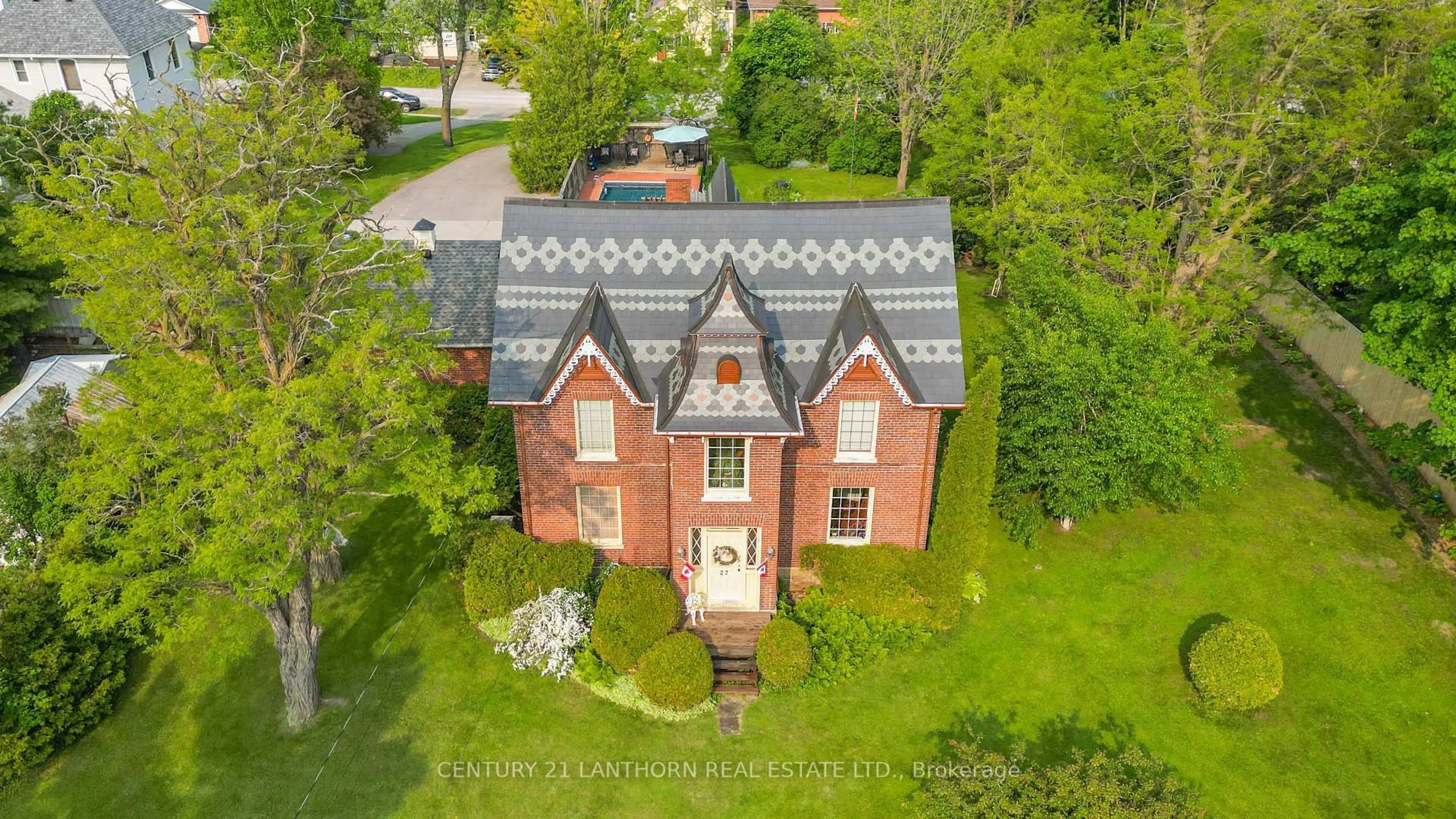 A pic from outside/outdoor area/front of a property/back of a property/a pic from drone, building for 26 Nelson St, Madoc Ontario K0K 2K0