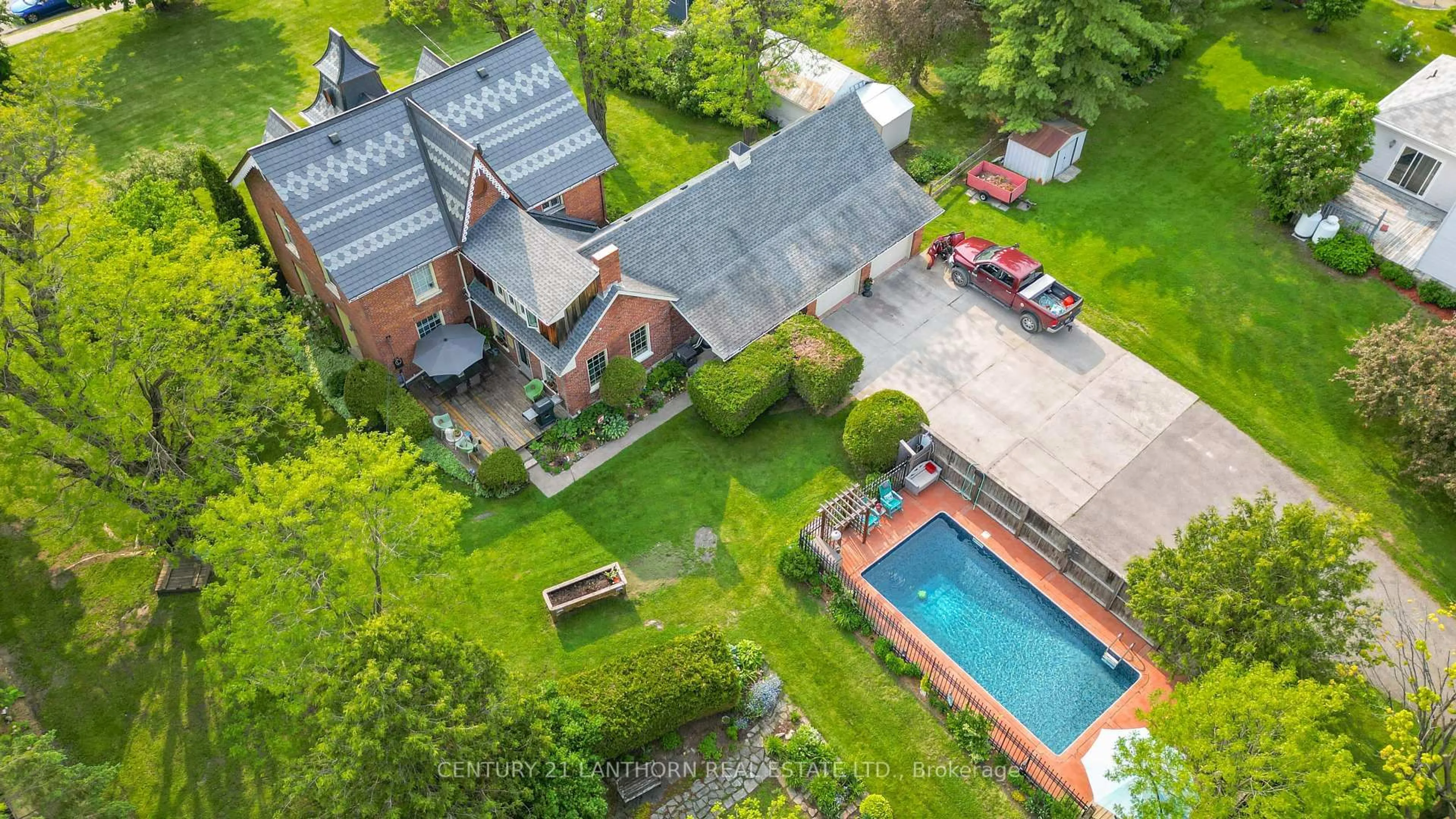 A pic from outside/outdoor area/front of a property/back of a property/a pic from drone, street for 26 Nelson St, Madoc Ontario K0K 2K0