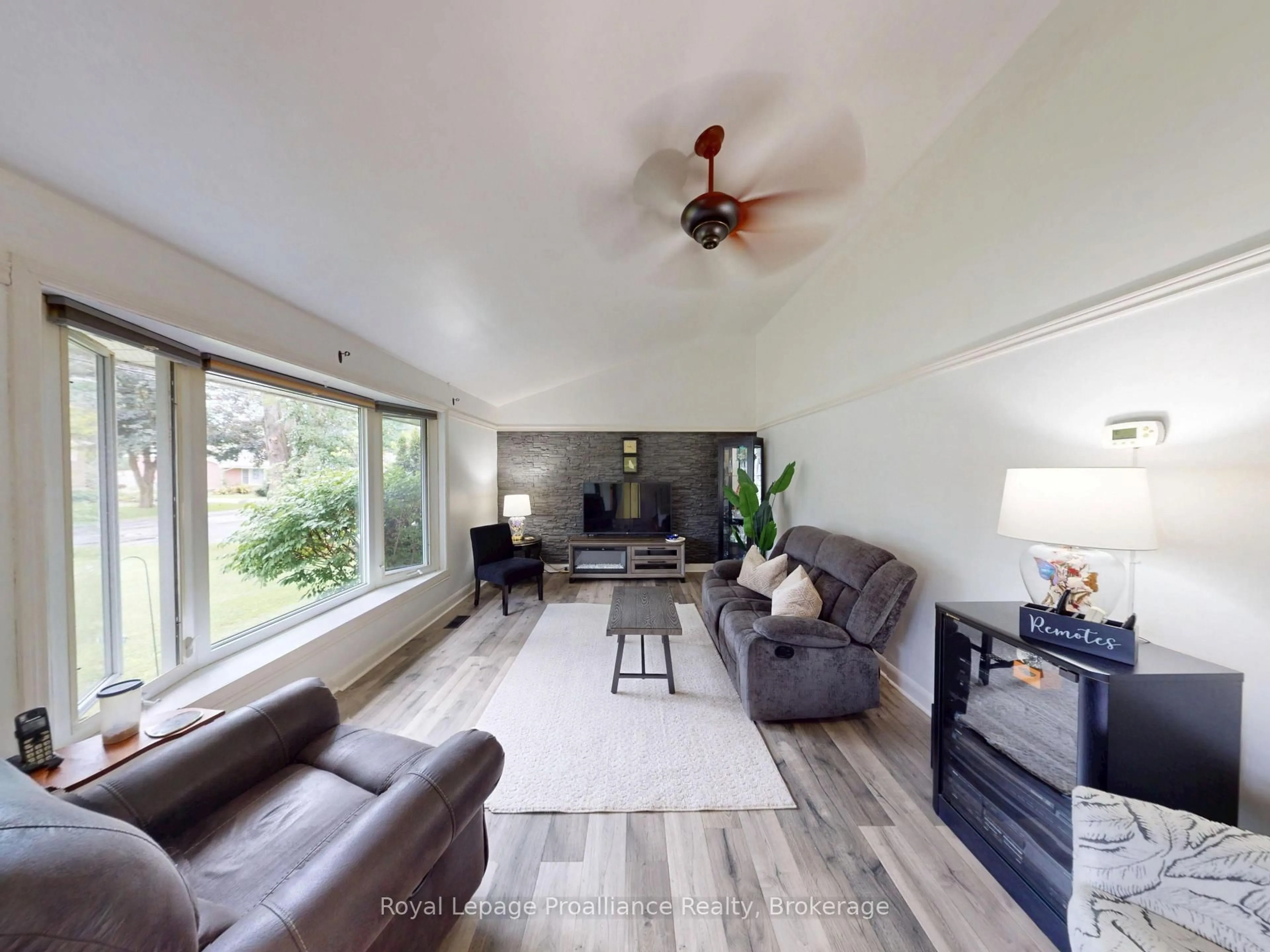 Living room with furniture, unknown for 32 Glen Rd, Belleville Ontario K8P 4G1