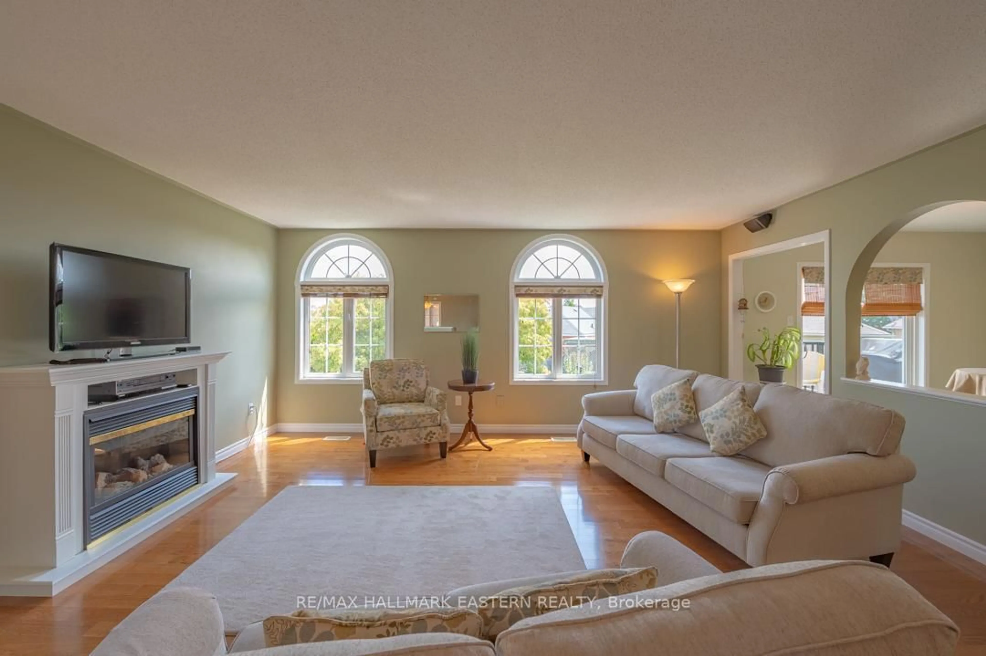 Living room with furniture, unknown for 20 Ferguson Pl, Peterborough Ontario K9H 7M9