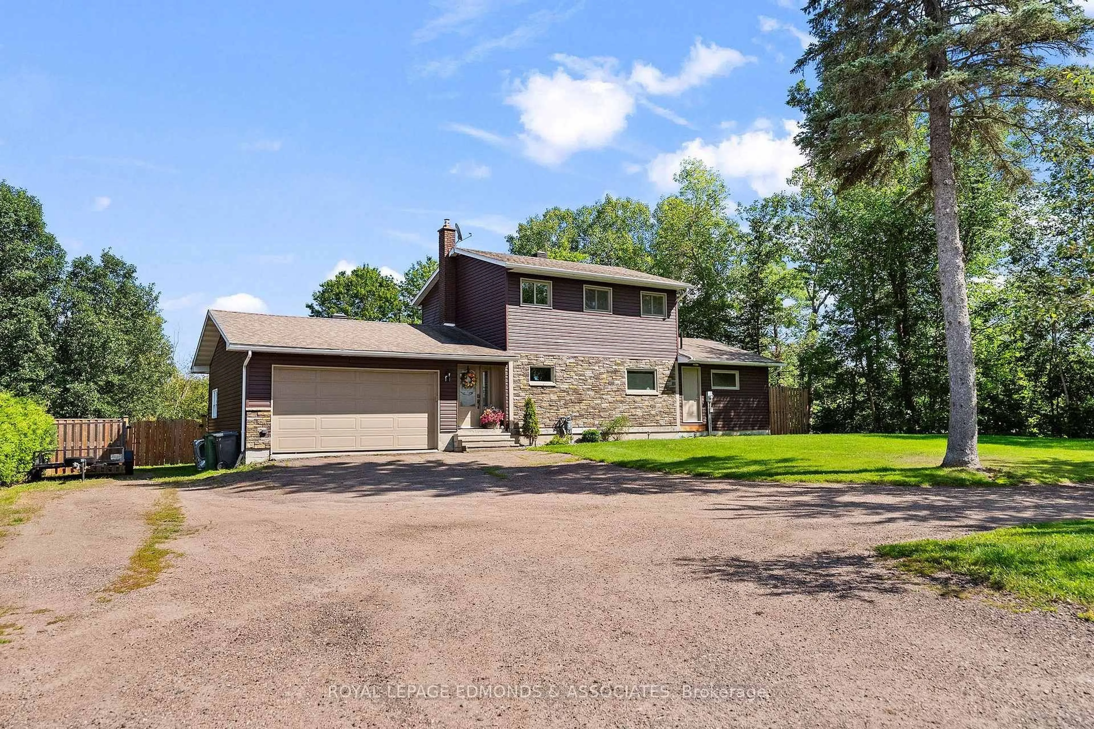 A pic from outside/outdoor area/front of a property/back of a property/a pic from drone, unknown for 11946 Round Lake Rd, Pembroke Ontario K8A 0K8