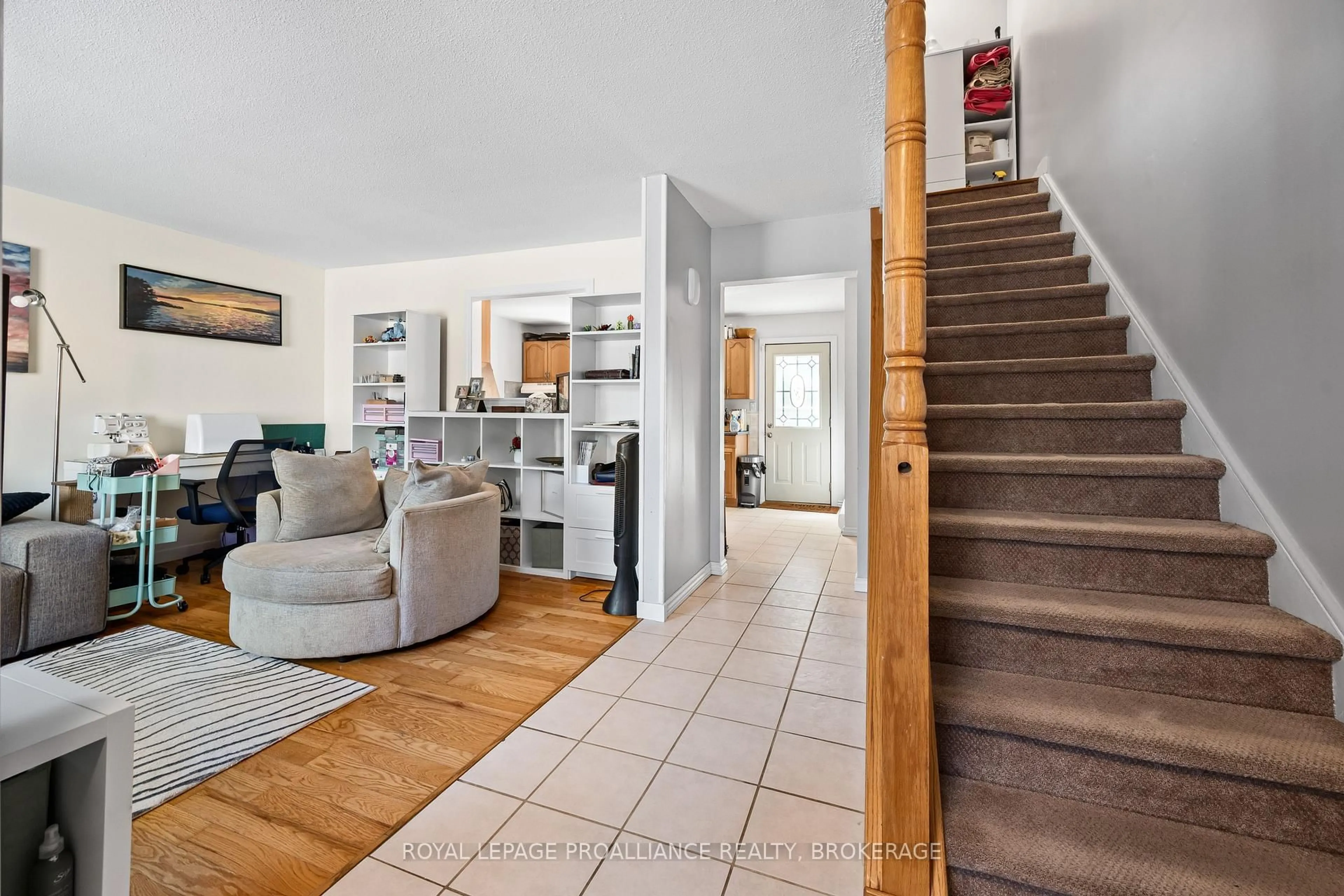 Indoor entryway for 46 Rosemund Cres, Kingston Ontario K7M 6Z4