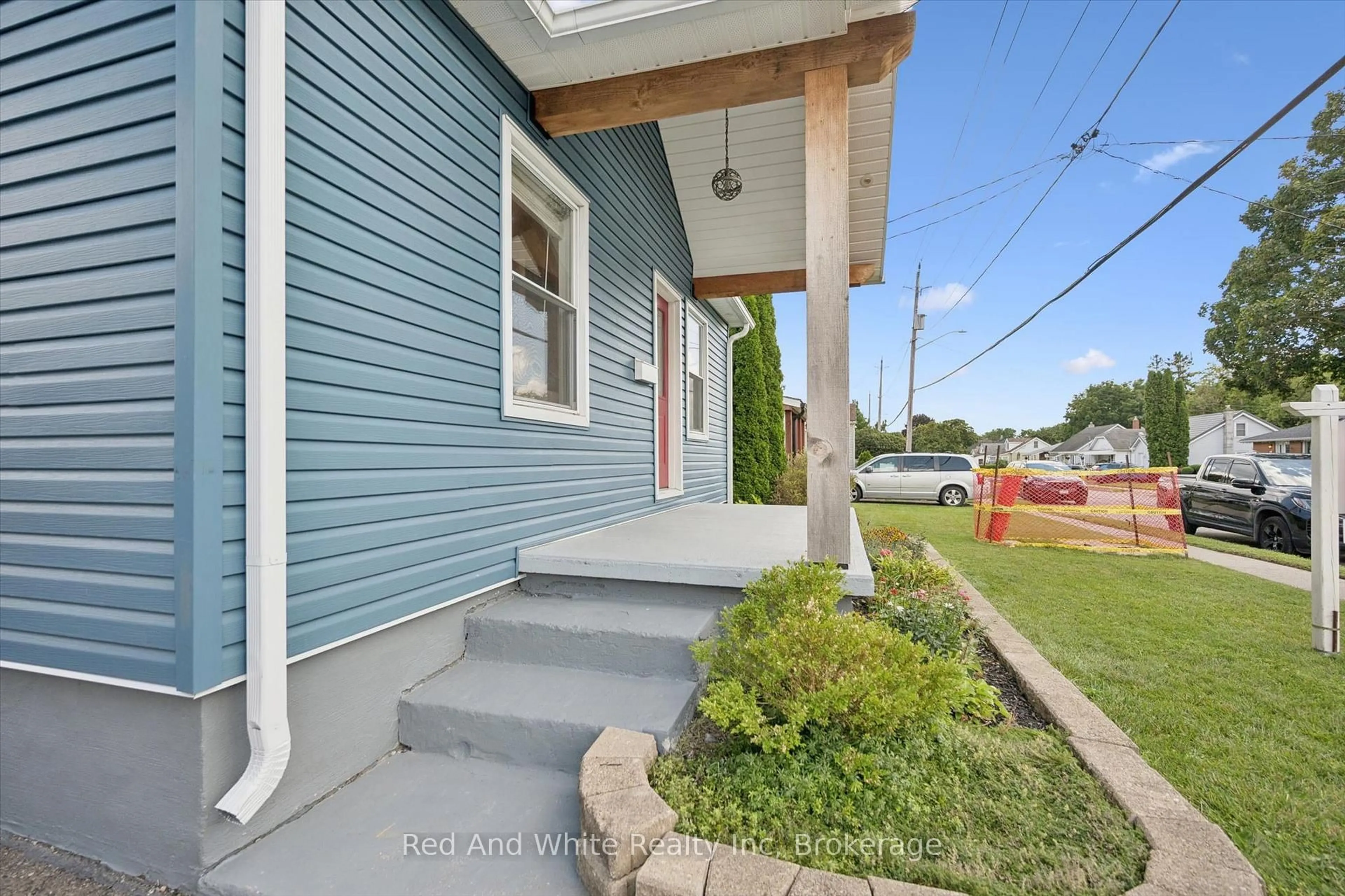 Unknown for 131 Norfolk Ave, Cambridge Ontario N1R 3V3