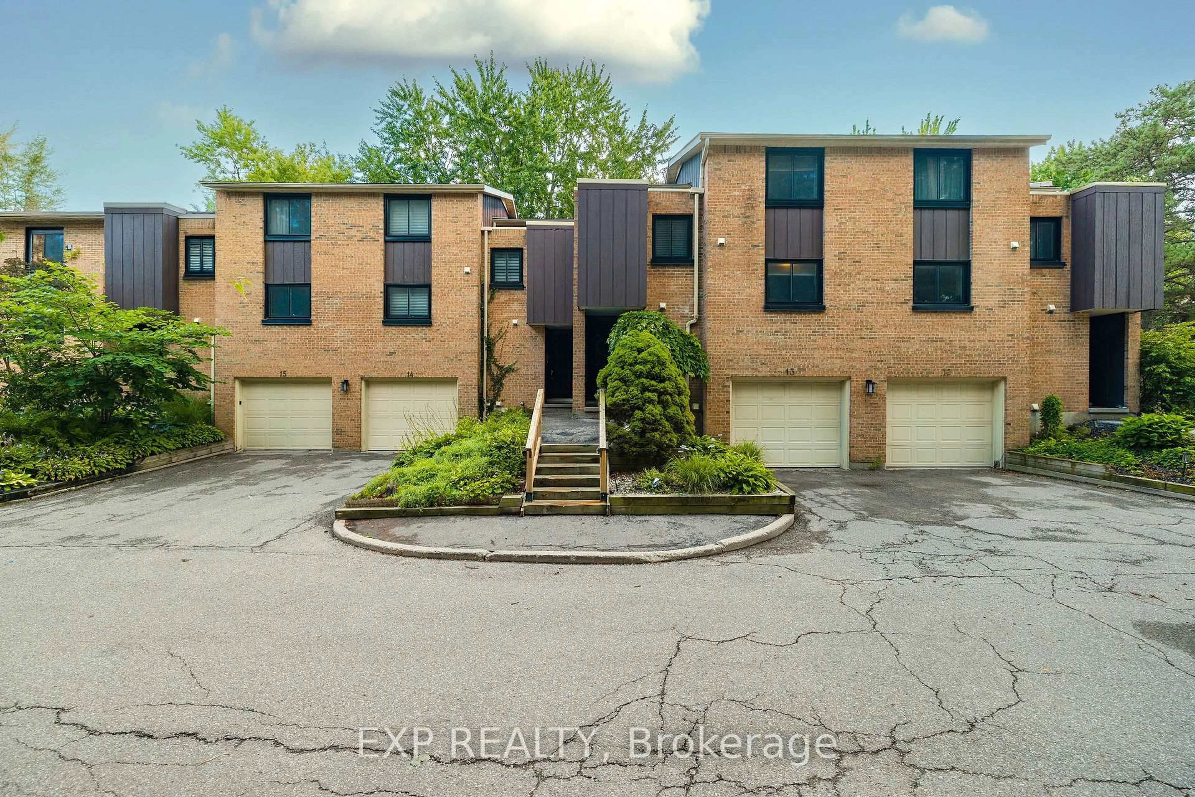 Unknown for 220 Salisbury Ave #13, Cambridge Ontario N1S 1K5