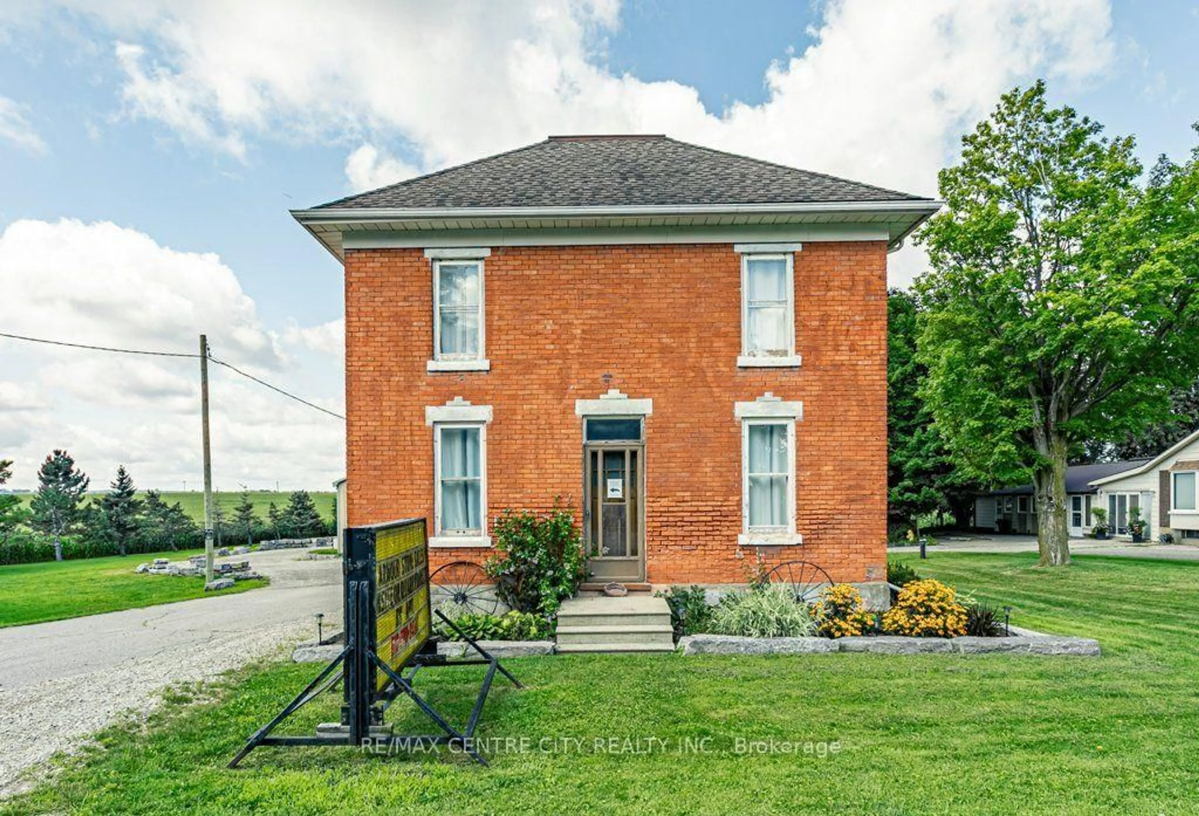 Home with brick exterior material, building for 594443 Highway 59 Rd, Norwich Ontario N4S 7V8
