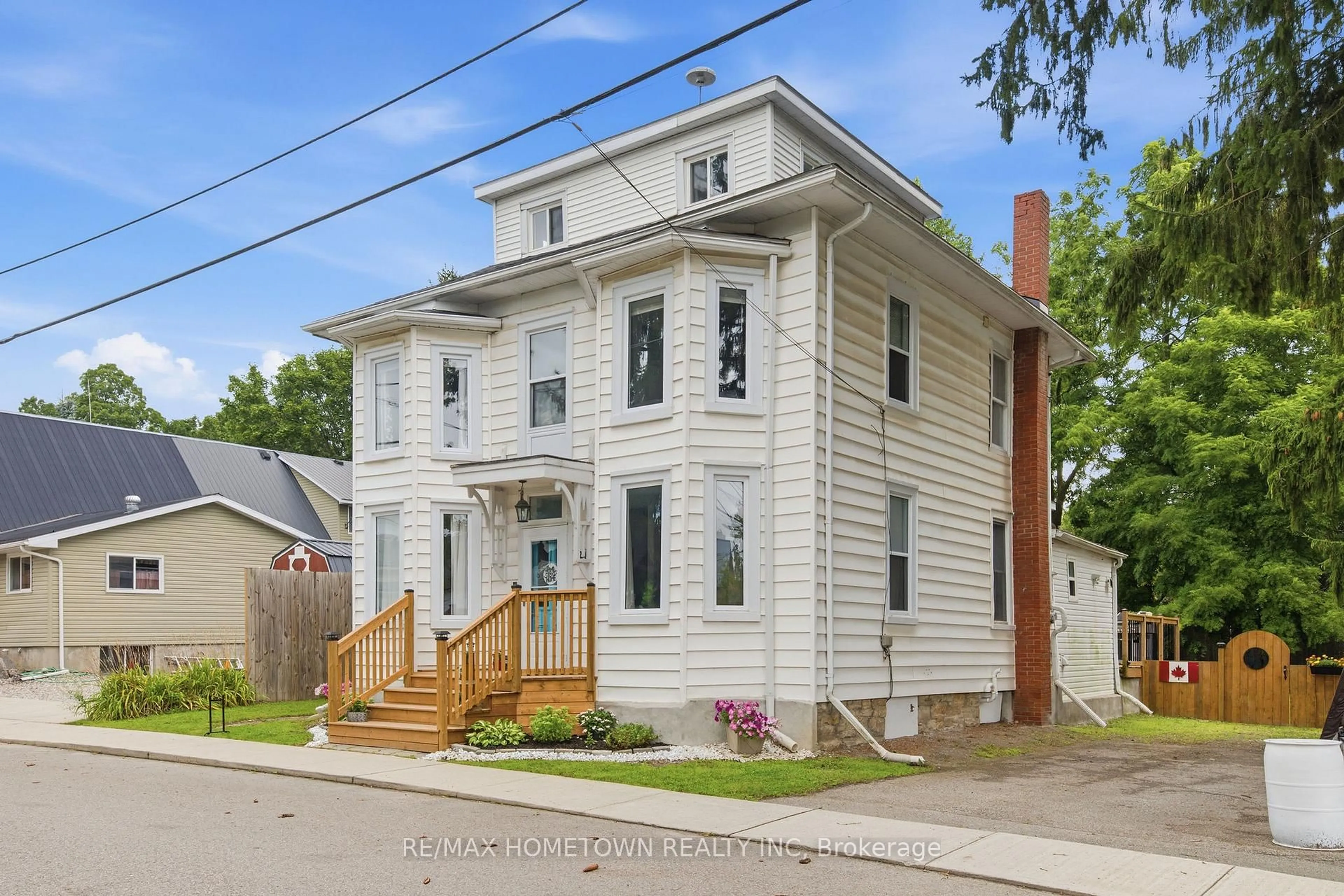 Home with vinyl exterior material, street for 3 Reid St, Athens Ontario K0E 1B0