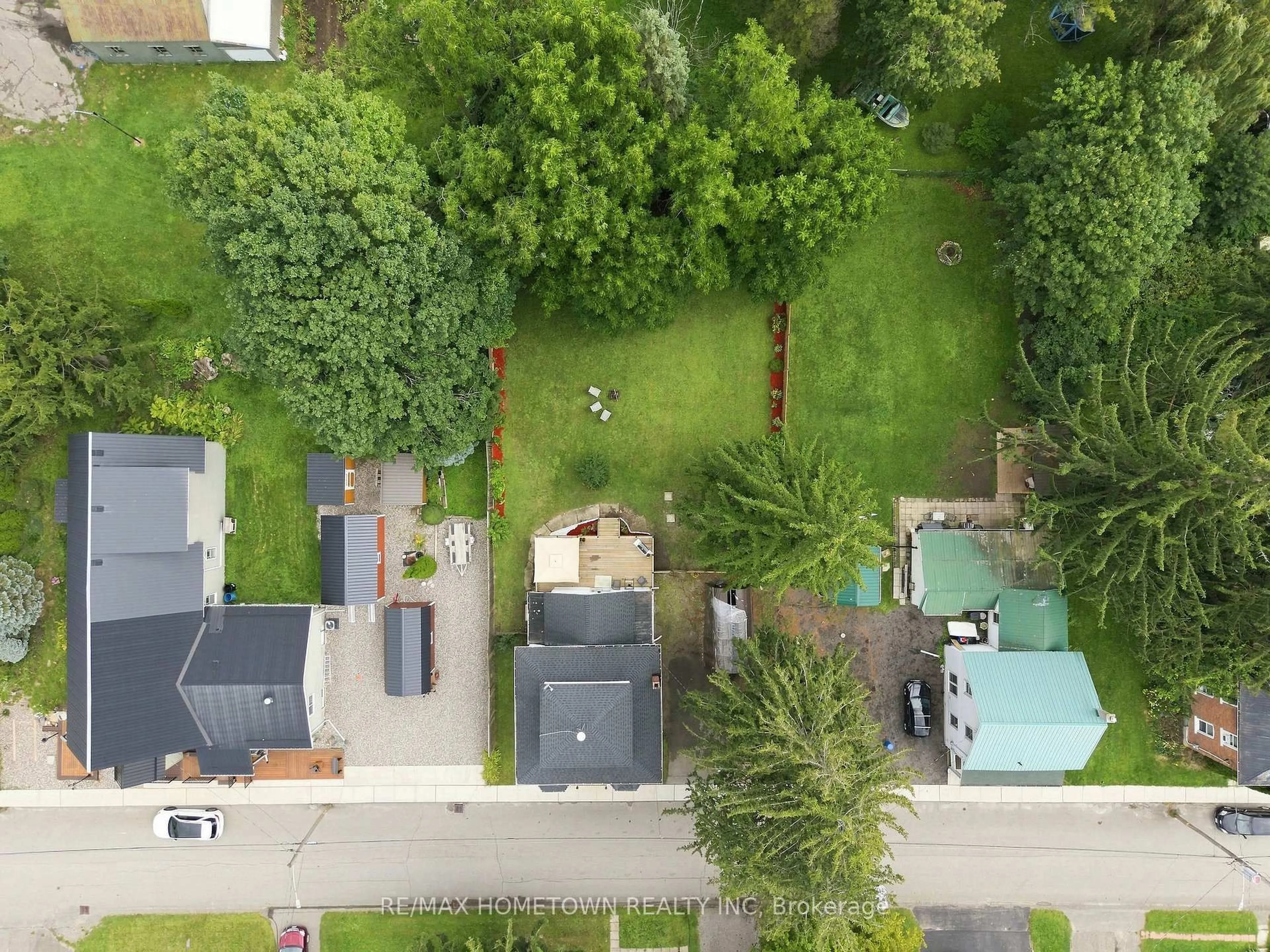 A pic from outside/outdoor area/front of a property/back of a property/a pic from drone, street for 3 Reid St, Athens Ontario K0E 1B0