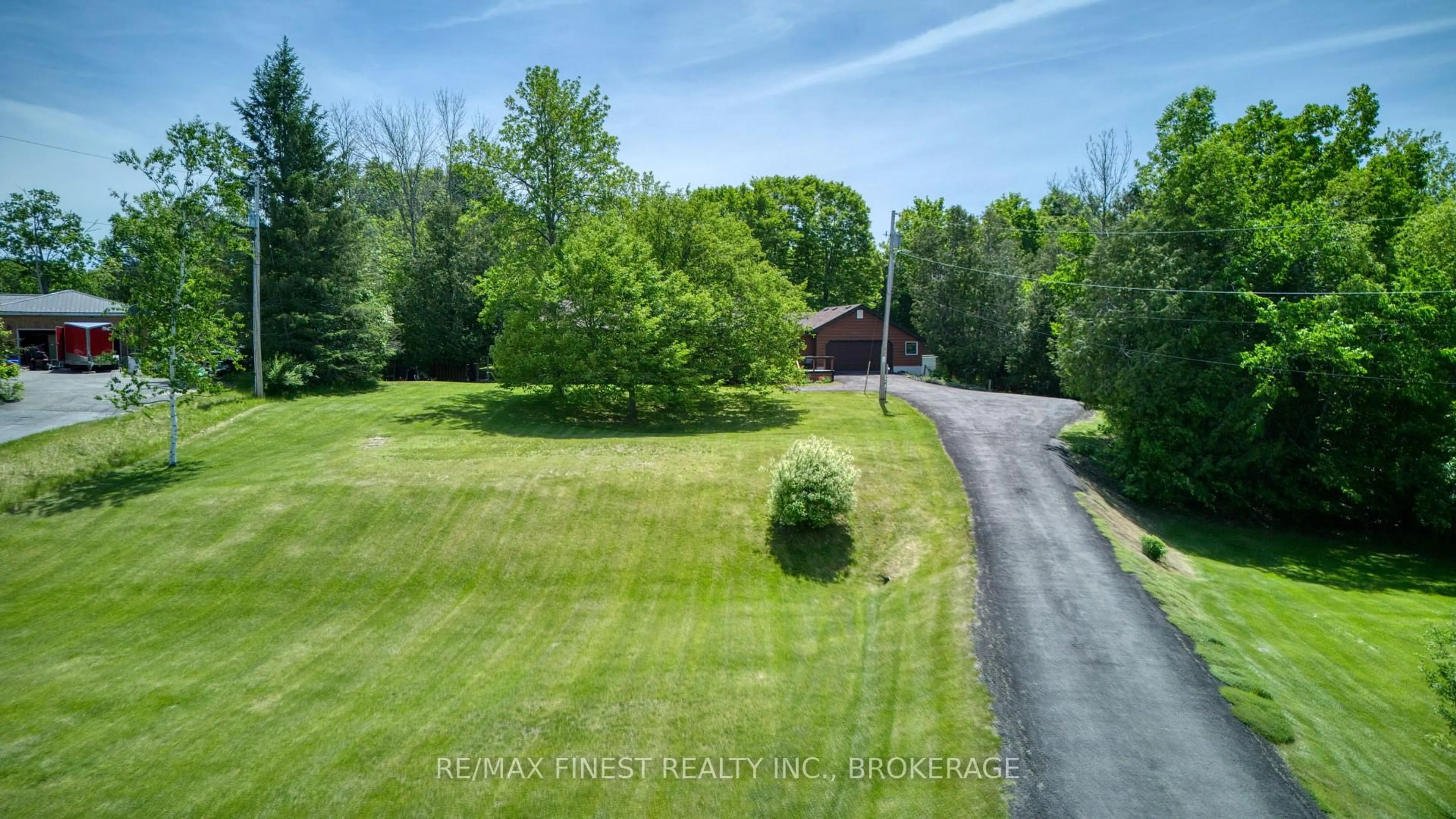 A pic from outside/outdoor area/front of a property/back of a property/a pic from drone, unknown for 5895 Davey Dr, Verona Ontario K0H 2W0