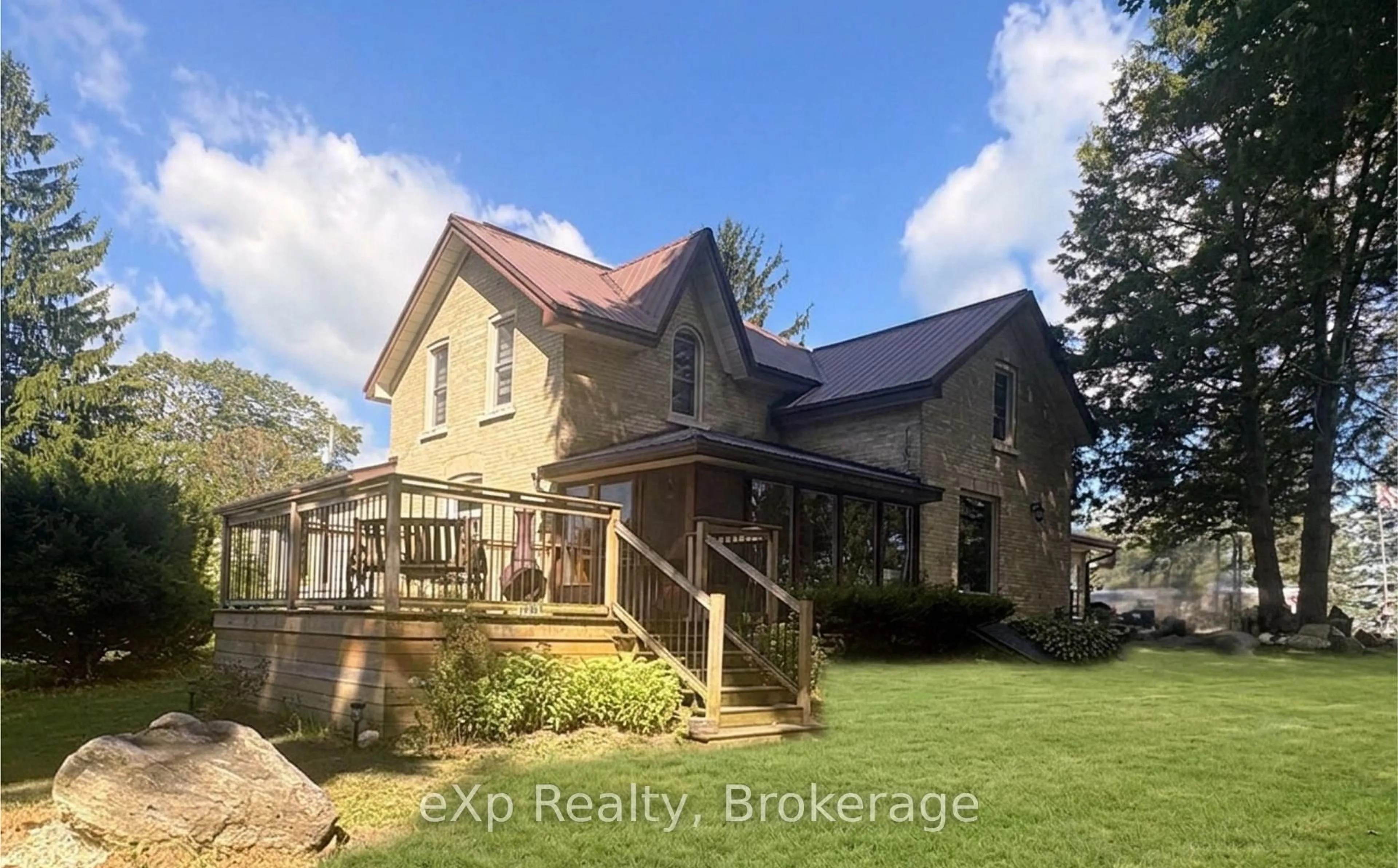 A pic from outside/outdoor area/front of a property/back of a property/a pic from drone, building for 42094 Salem Rd, Morris Turnberry Ontario N0G 2W0