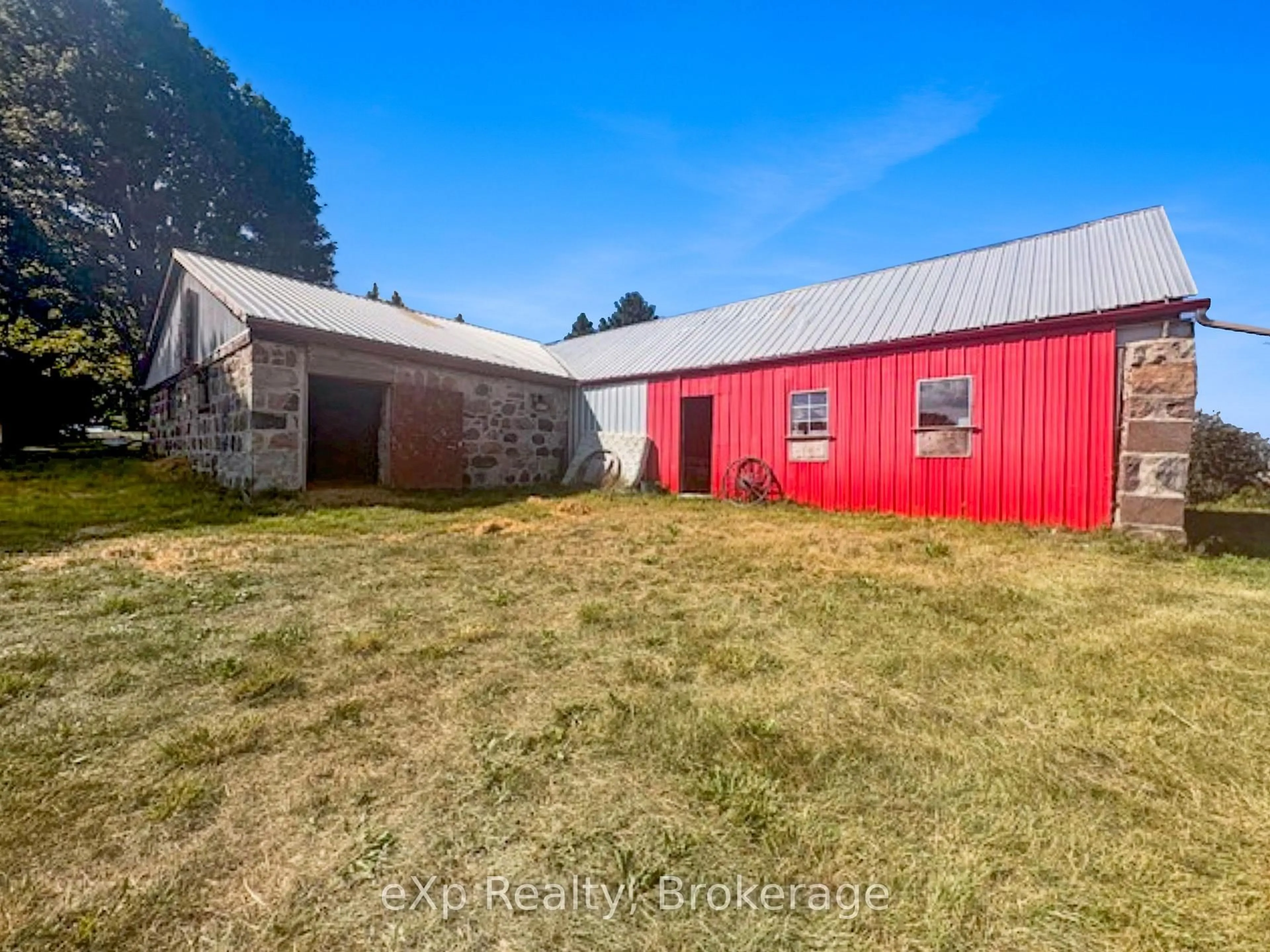 A pic from outside/outdoor area/front of a property/back of a property/a pic from drone, building for 42094 Salem Rd, Morris Turnberry Ontario N0G 2W0