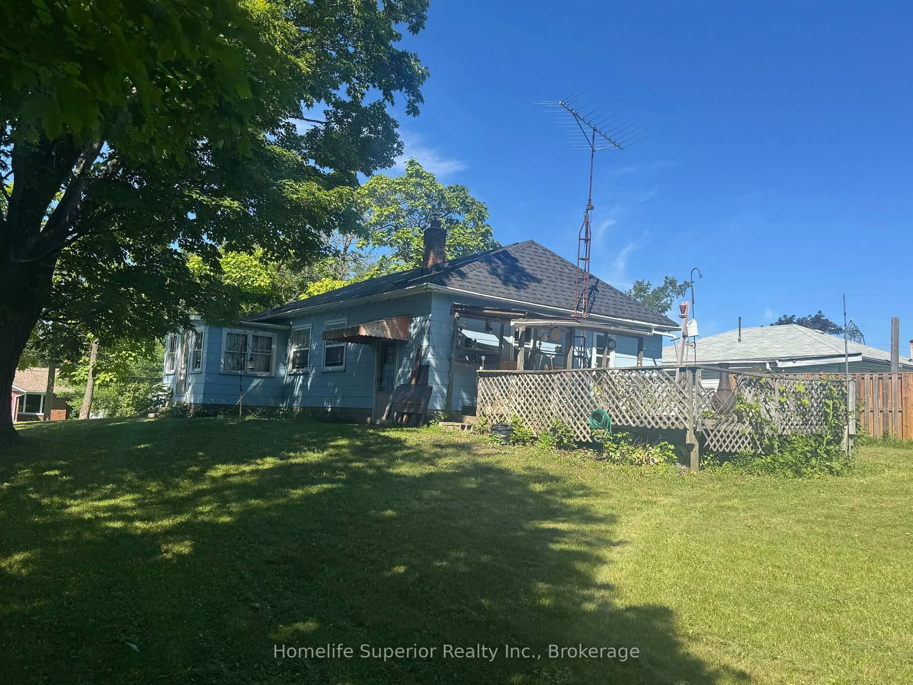 A pic from outside/outdoor area/front of a property/back of a property/a pic from drone, unknown for 163 County Rd 46, Havelock-Belmont-Methuen Ontario K0L 1Z0