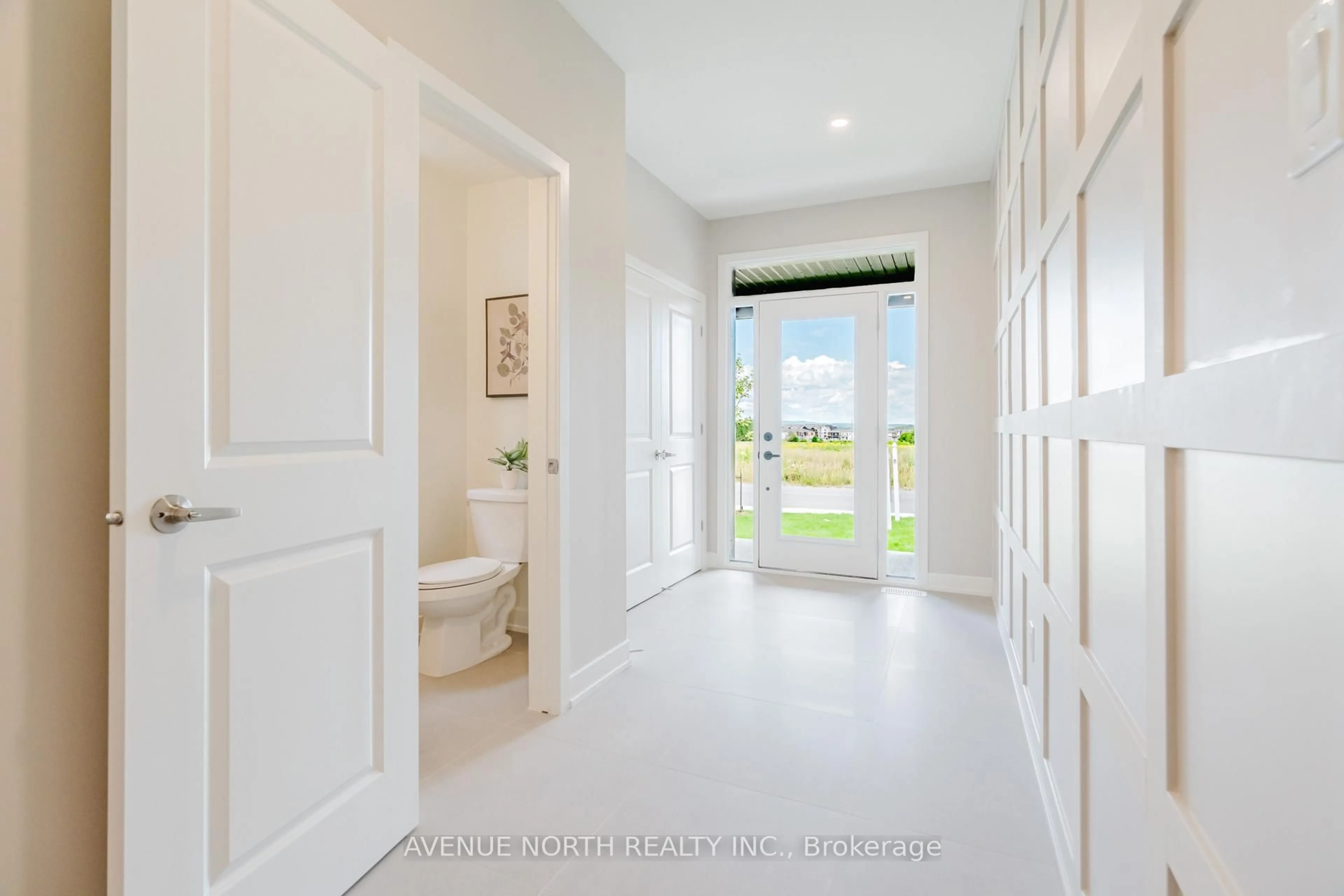 Indoor entryway for 1200 Spoor St, Kanata Ontario K2W 0N5