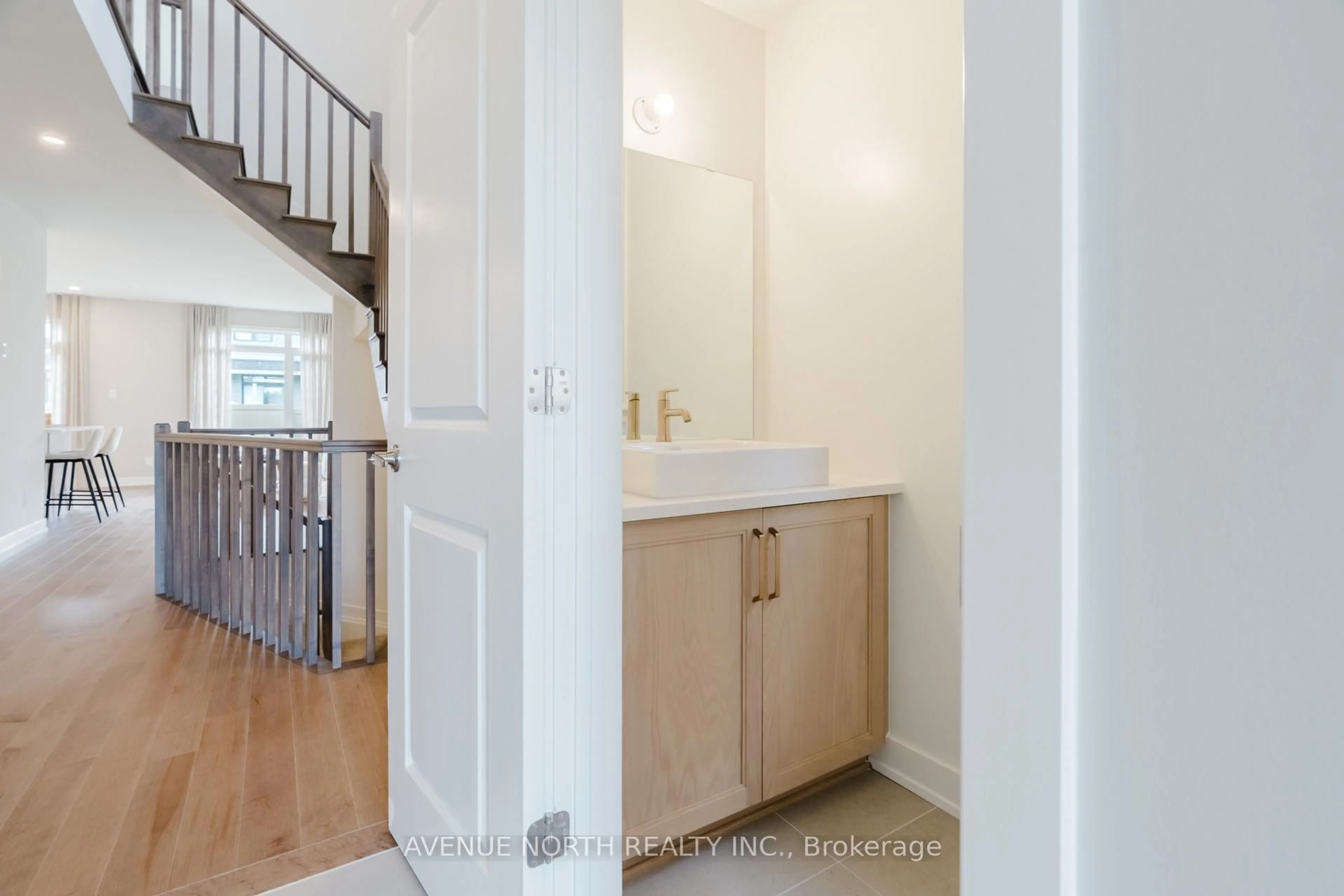 Unknown for 1200 Spoor St, Kanata Ontario K2W 0N5