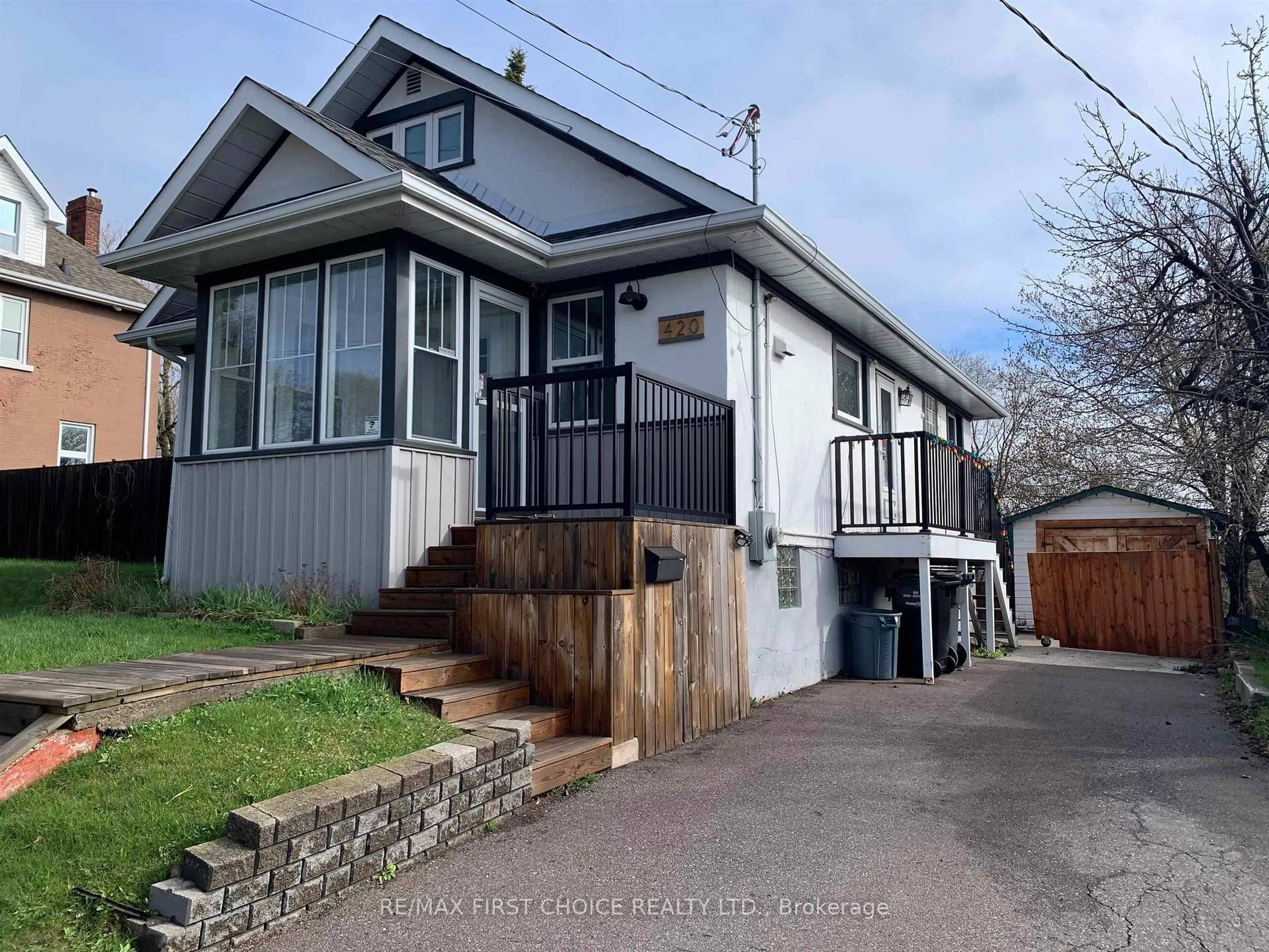 A pic from outside/outdoor area/front of a property/back of a property/a pic from drone, street for 420 Van Norman St, Thunder Bay Ontario P7A 4C7