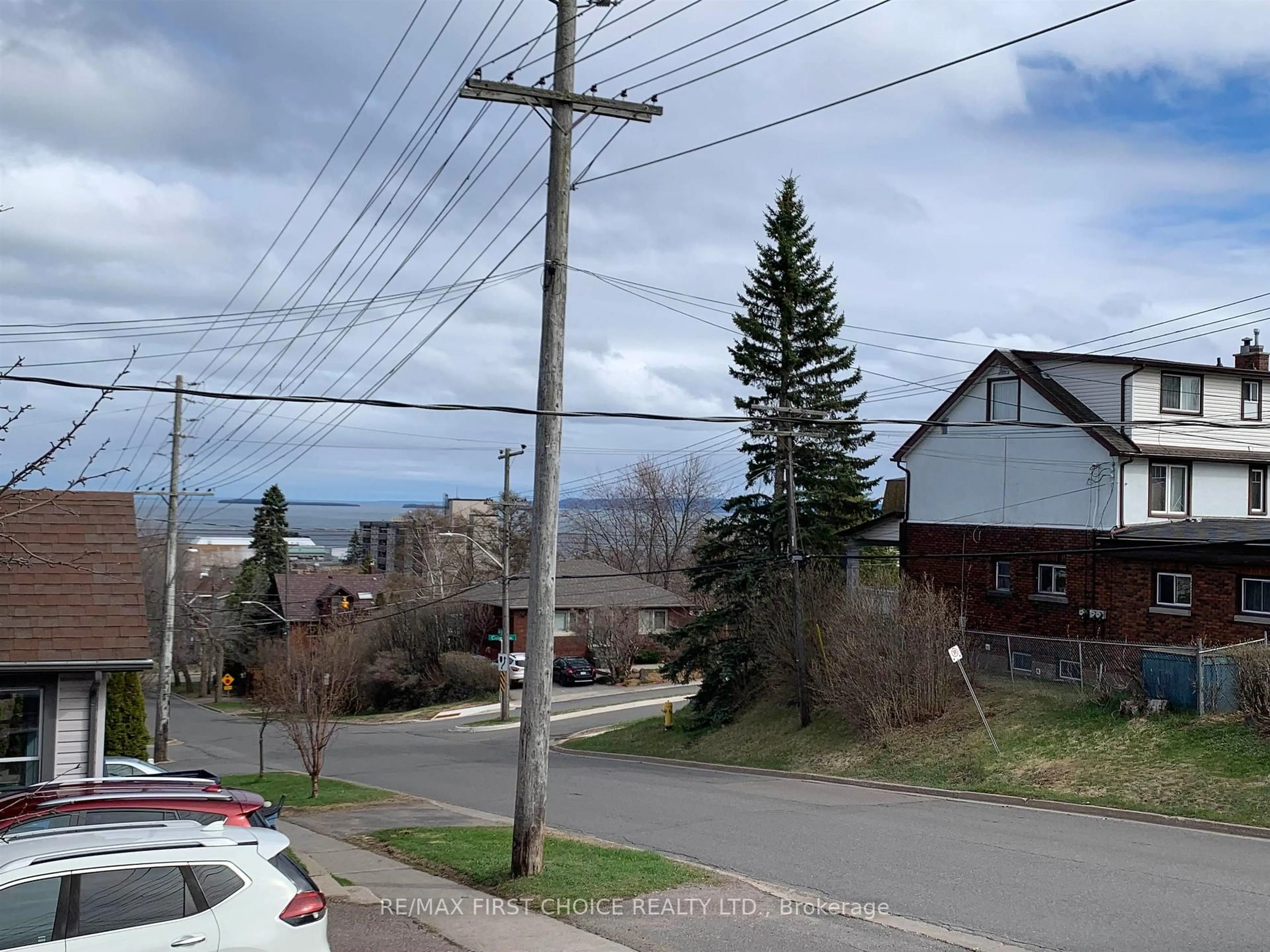 Blurry image for 420 Van Norman St, Thunder Bay Ontario P7A 4C7