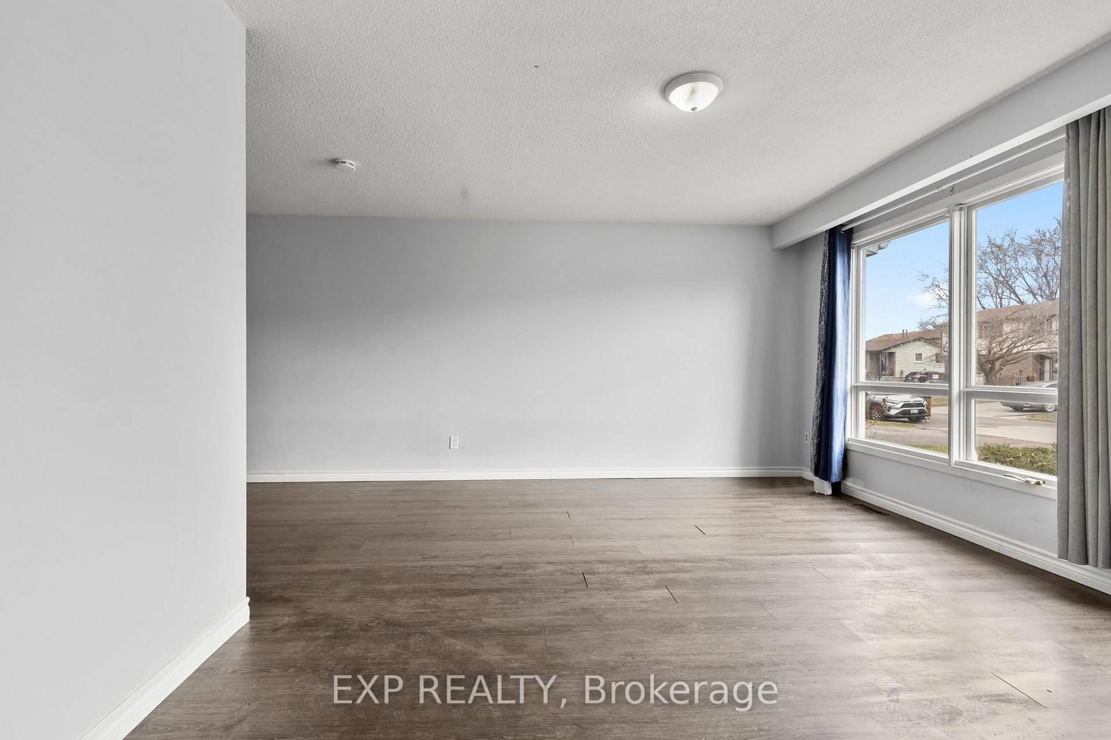 A pic of a room for 20 Canterbury Dr, St. Catharines Ontario L2P 3M7