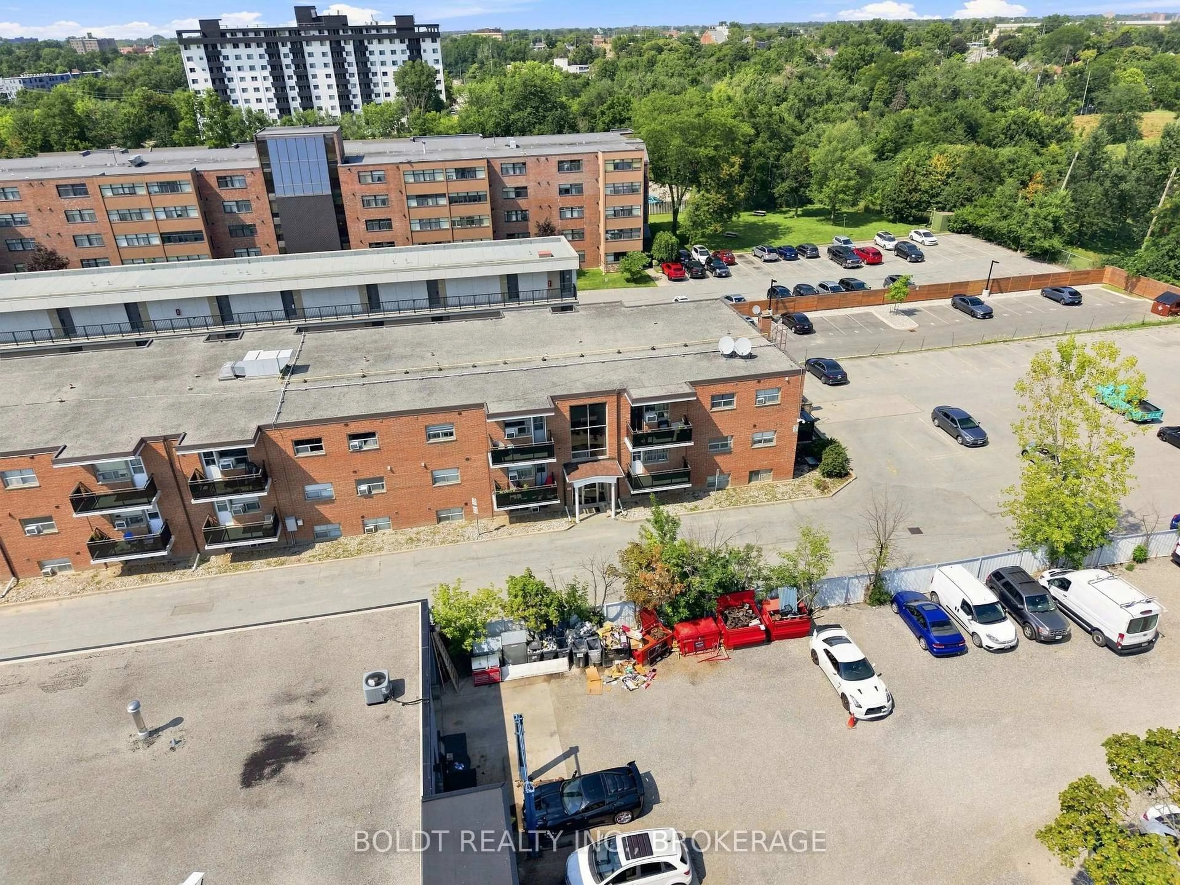 A pic from outside/outdoor area/front of a property/back of a property/a pic from drone, city buildings view from balcony for 264 Oakdale Ave #307, St. Catharines Ontario L2P 2K4