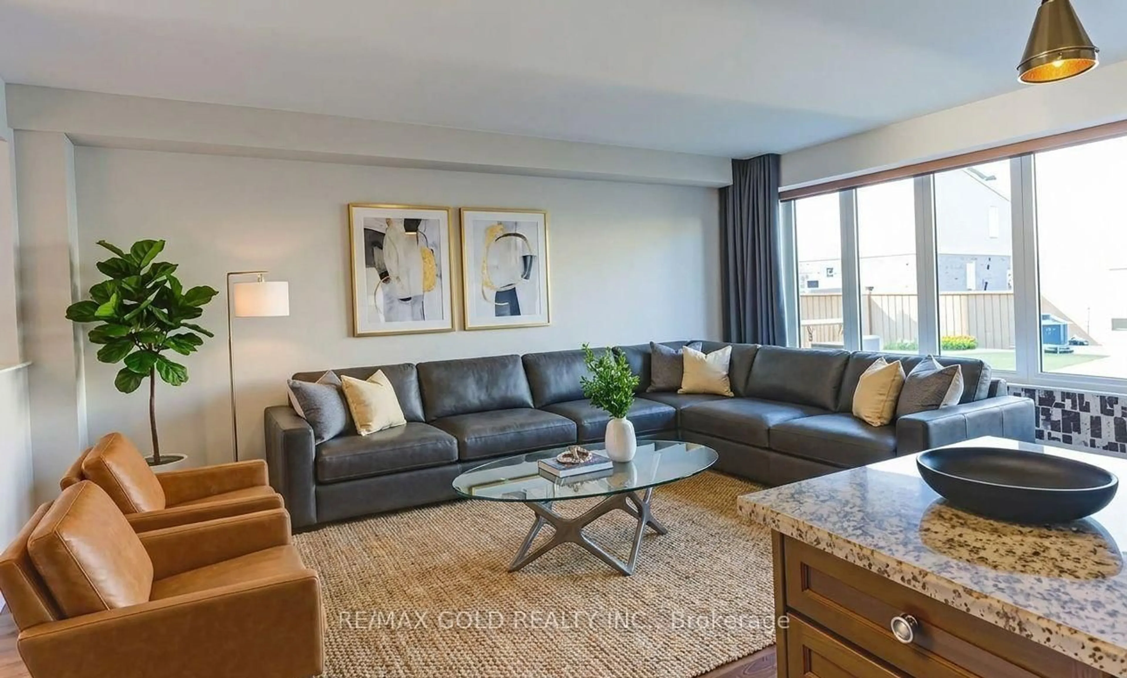 Living room with furniture, unknown for 8005 Odell Cres, Niagara Falls Ontario L2H 3R7