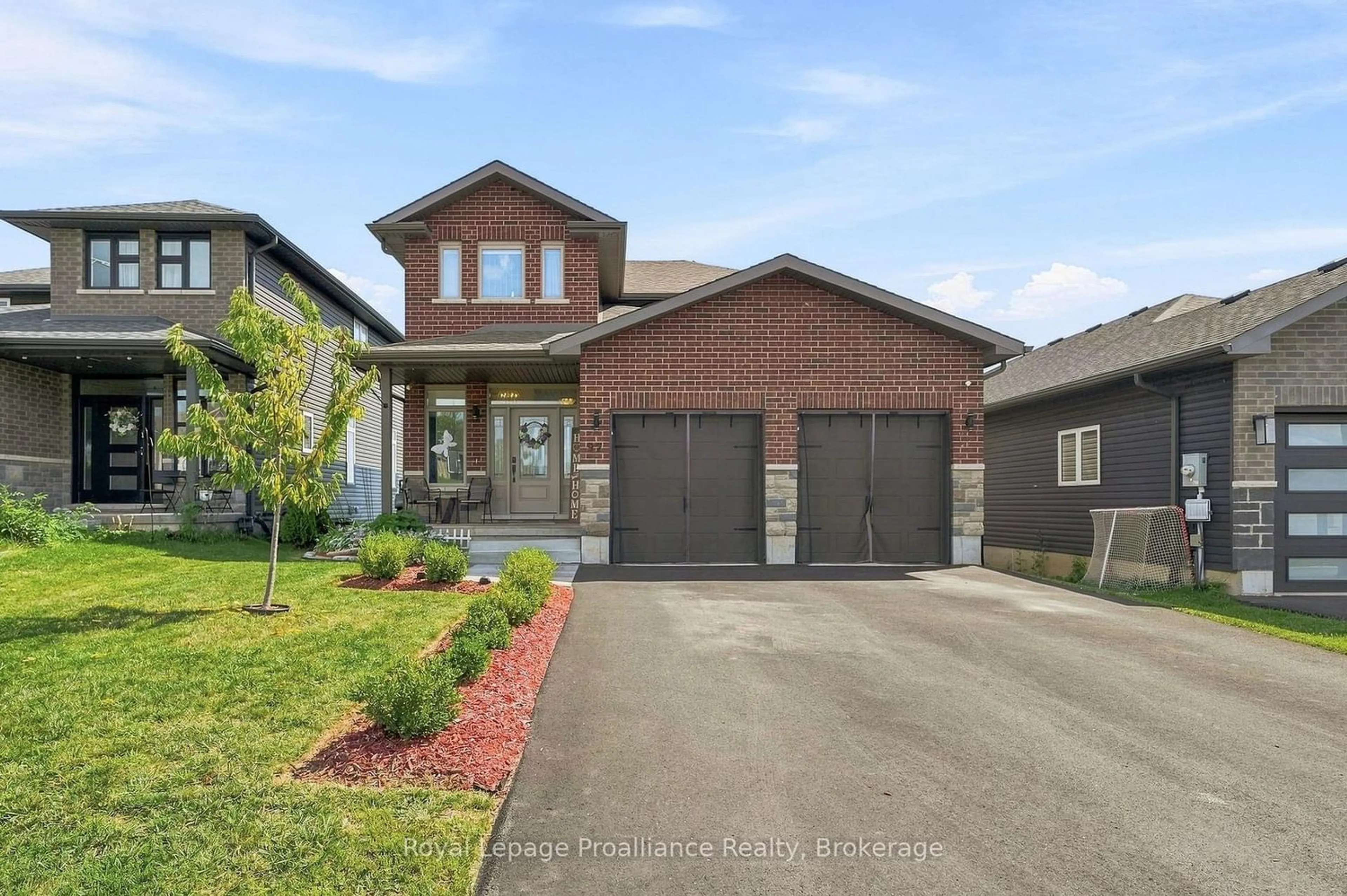 Home with brick exterior material, street for 92 Northumberland Blvd, Quinte West Ontario K8V 0L1