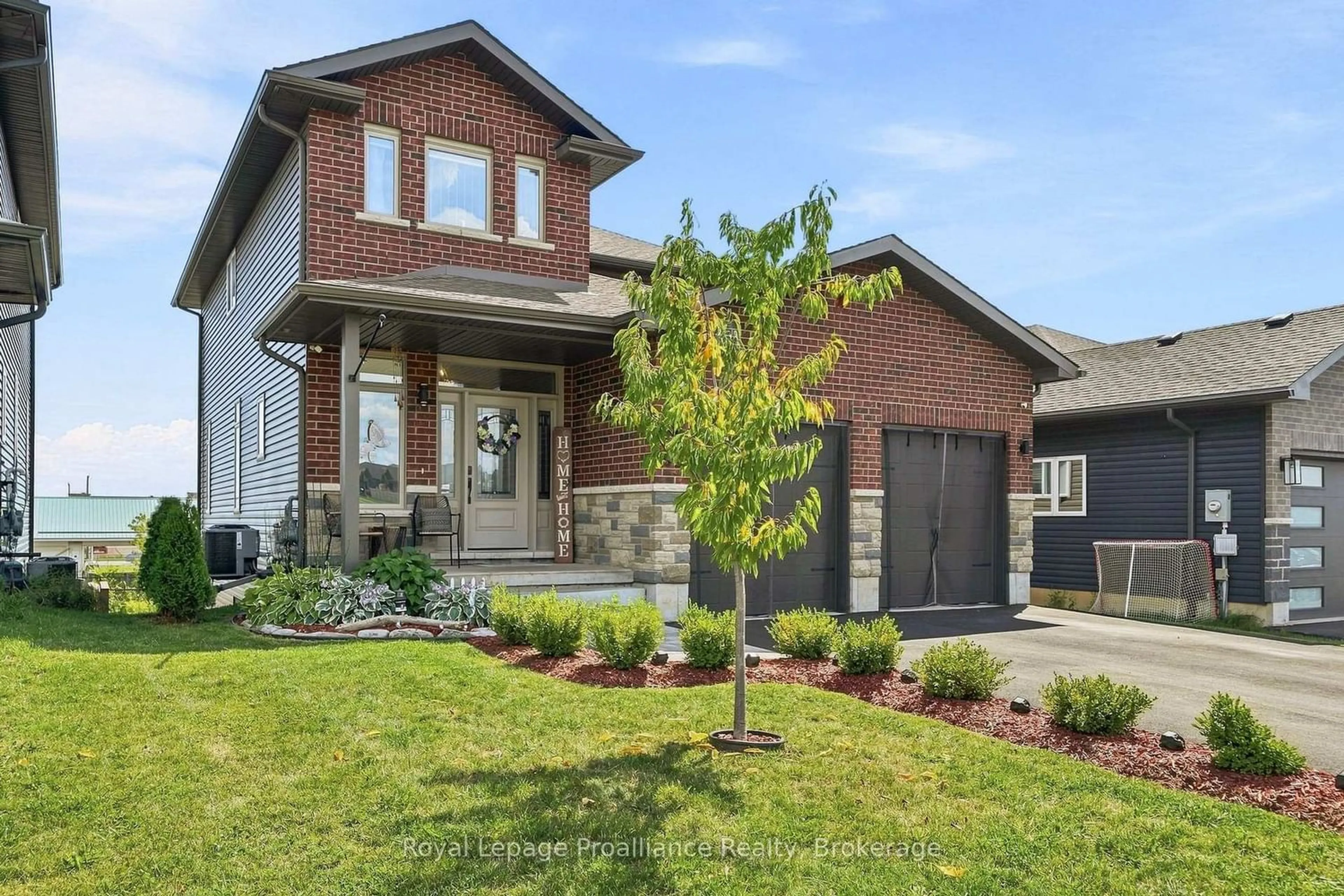 Home with brick exterior material, street for 92 Northumberland Blvd, Quinte West Ontario K8V 0L1
