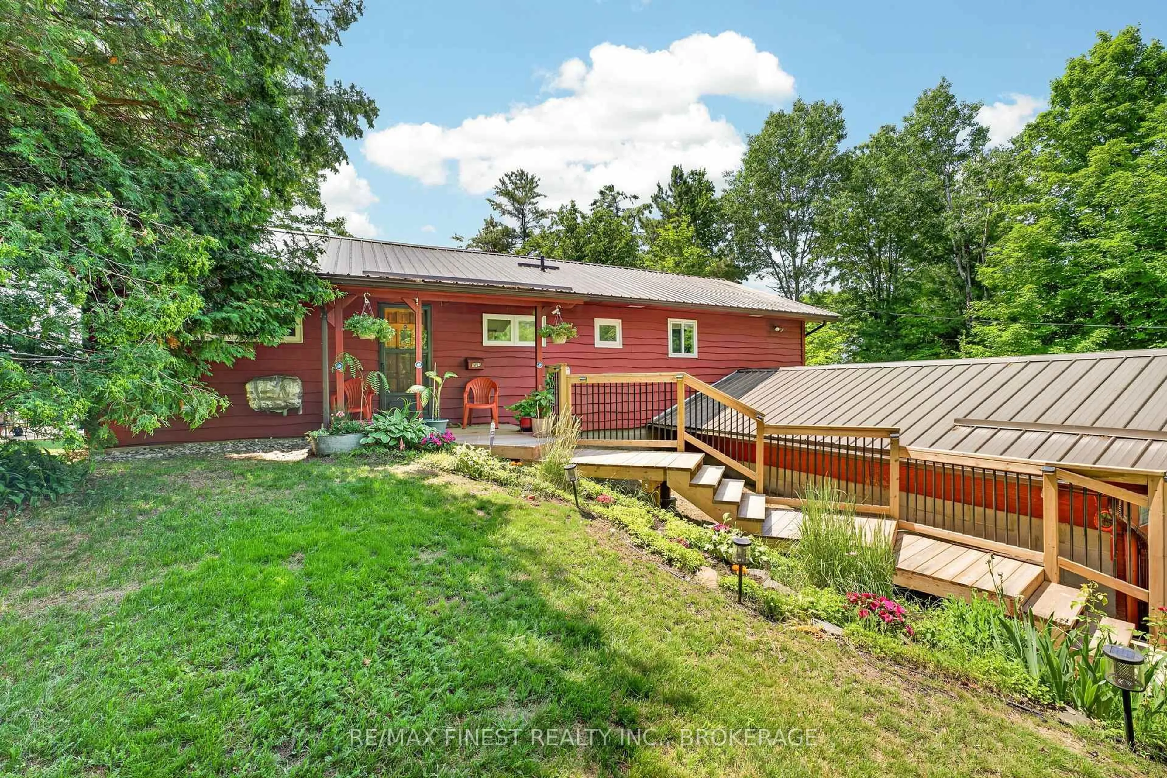 A pic from outside/outdoor area/front of a property/back of a property/a pic from drone, mountain view for 1067 Island View Lane, Parham Ontario K0H 2K0