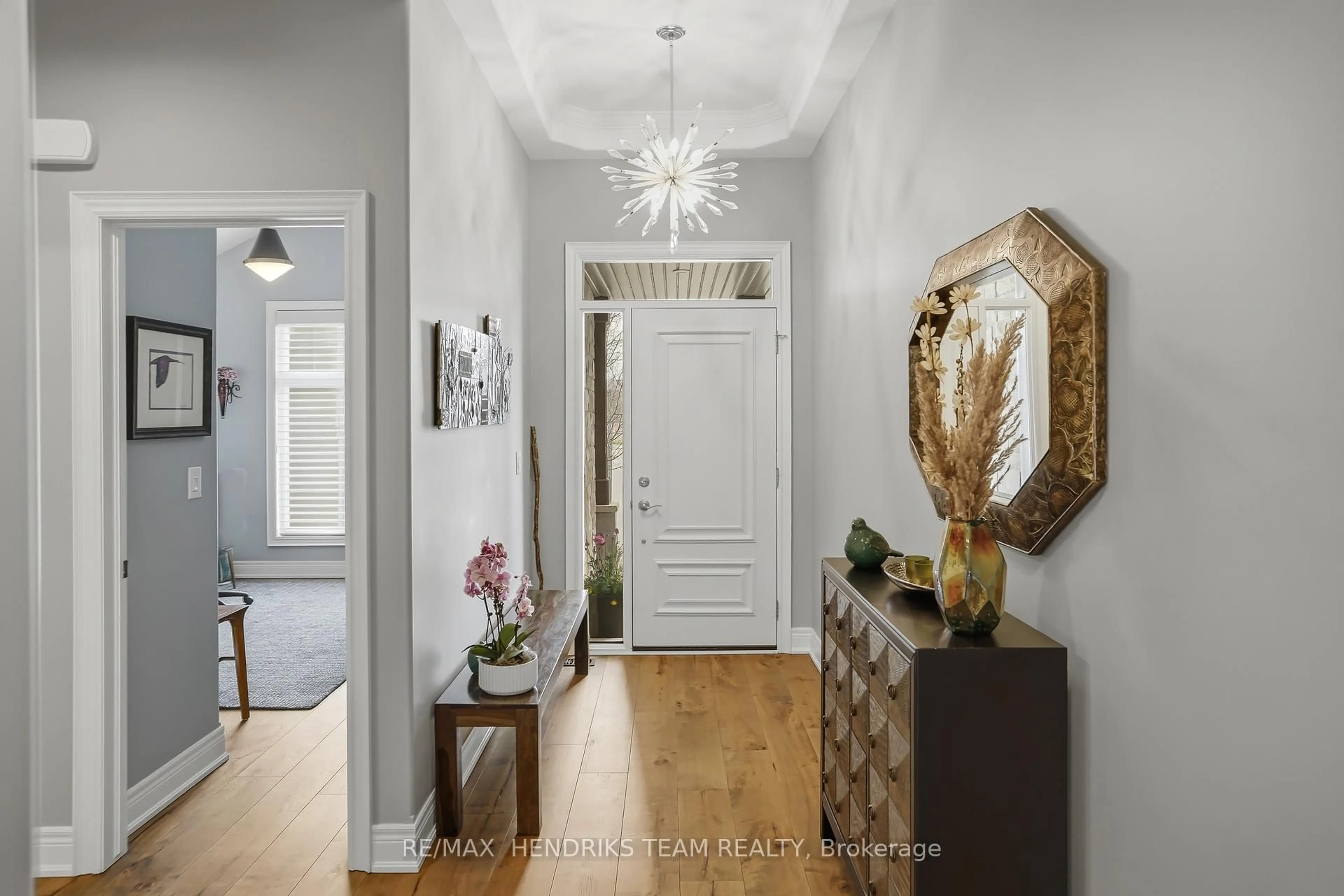 Indoor entryway for 180 Port Robinson Rd #5, Pelham Ontario L0S 1E6