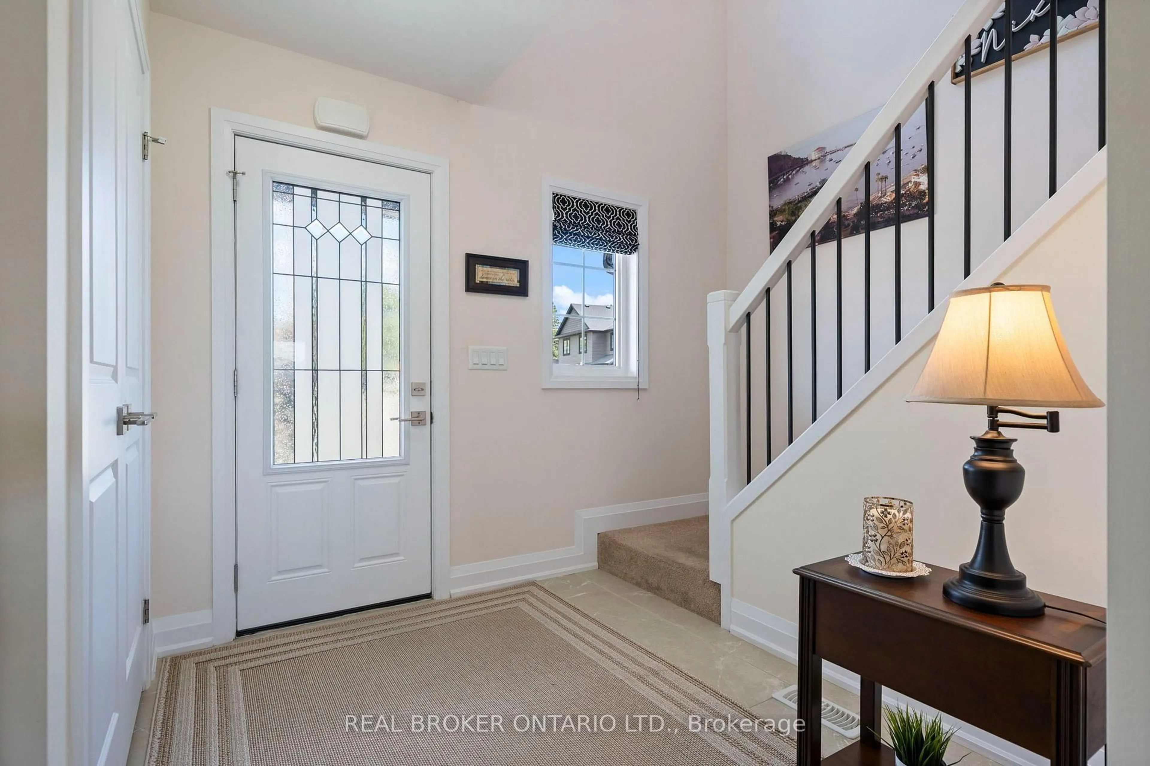 Indoor entryway for 26 Amber St, Norfolk Ontario N0E 1Y0