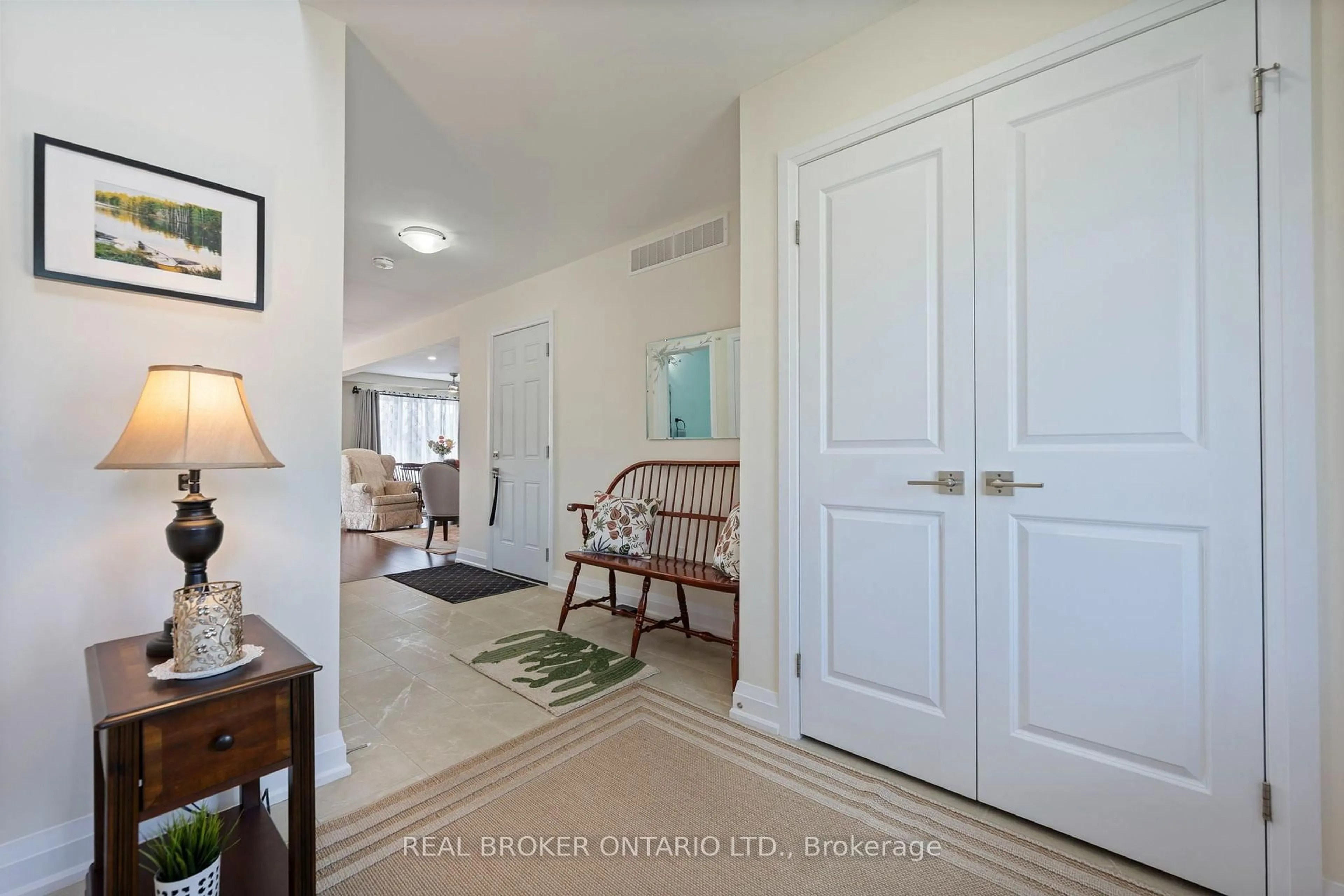 Indoor entryway for 26 Amber St, Norfolk Ontario N0E 1Y0