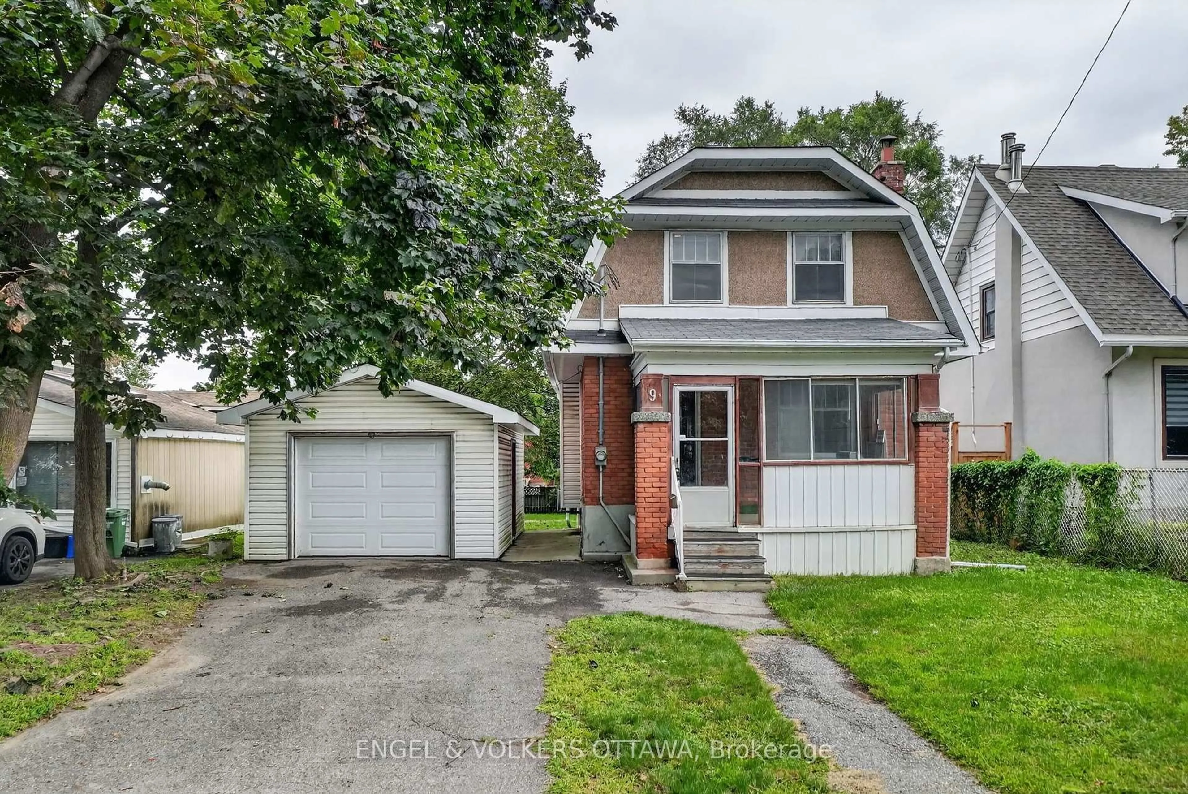 Unknown for 9 Geneva St, Ottawa Ontario K1Y 3N5