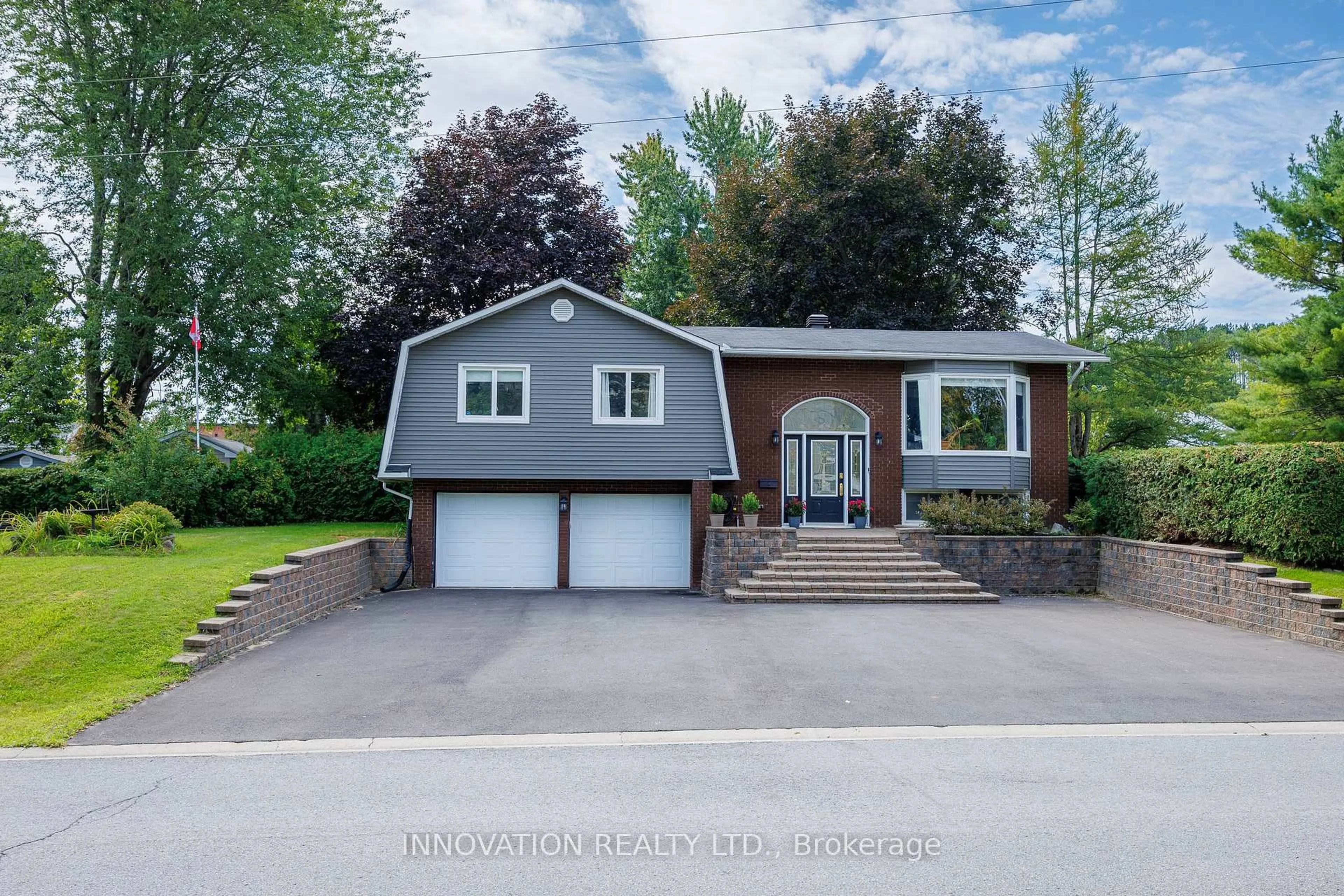Home with vinyl exterior material, street for 174 Belisle St, Clarence-Rockland Ontario K0A 1N0