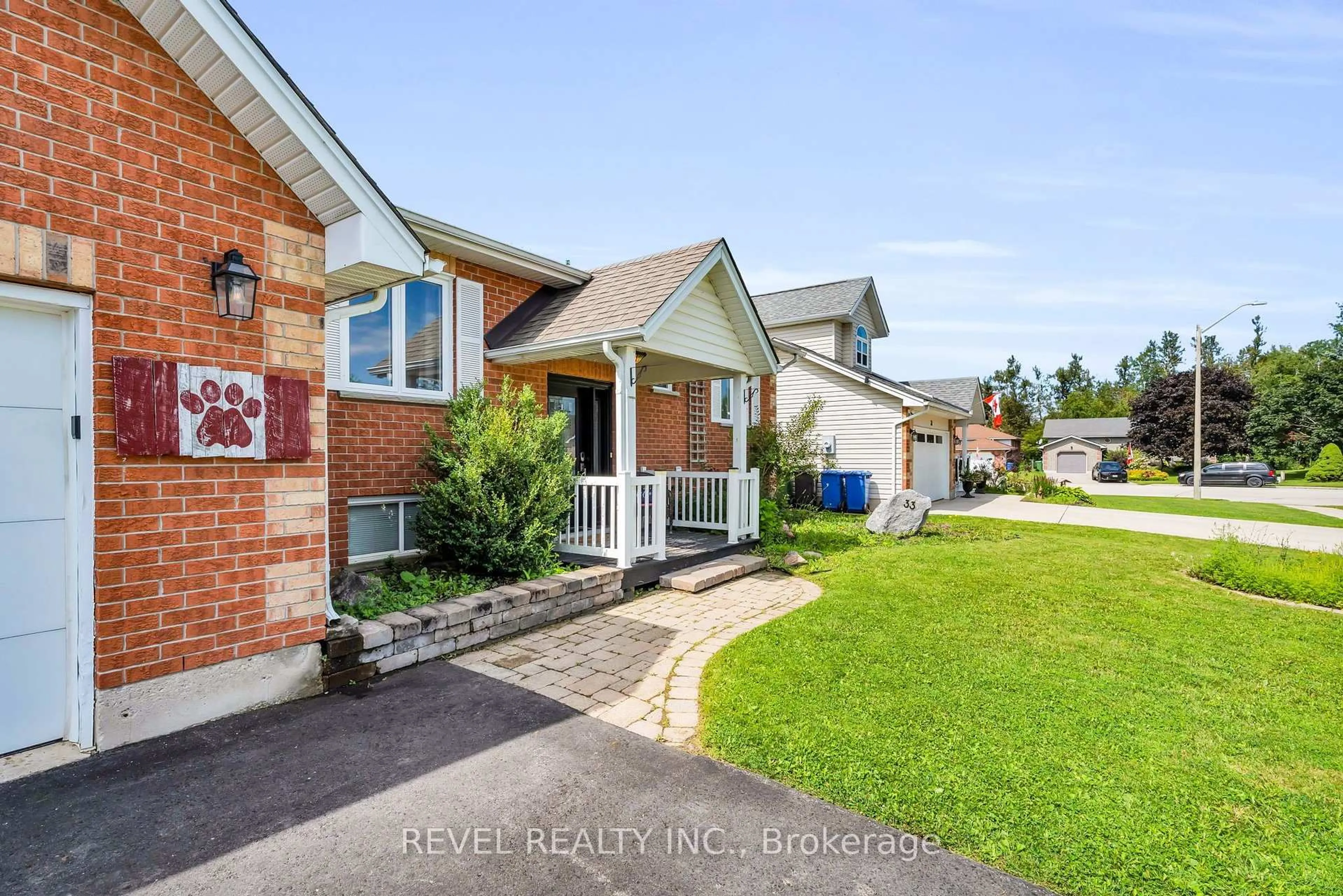 Home with brick exterior material, street for 33 Wilson Cres, Southgate Ontario N0C 1B0