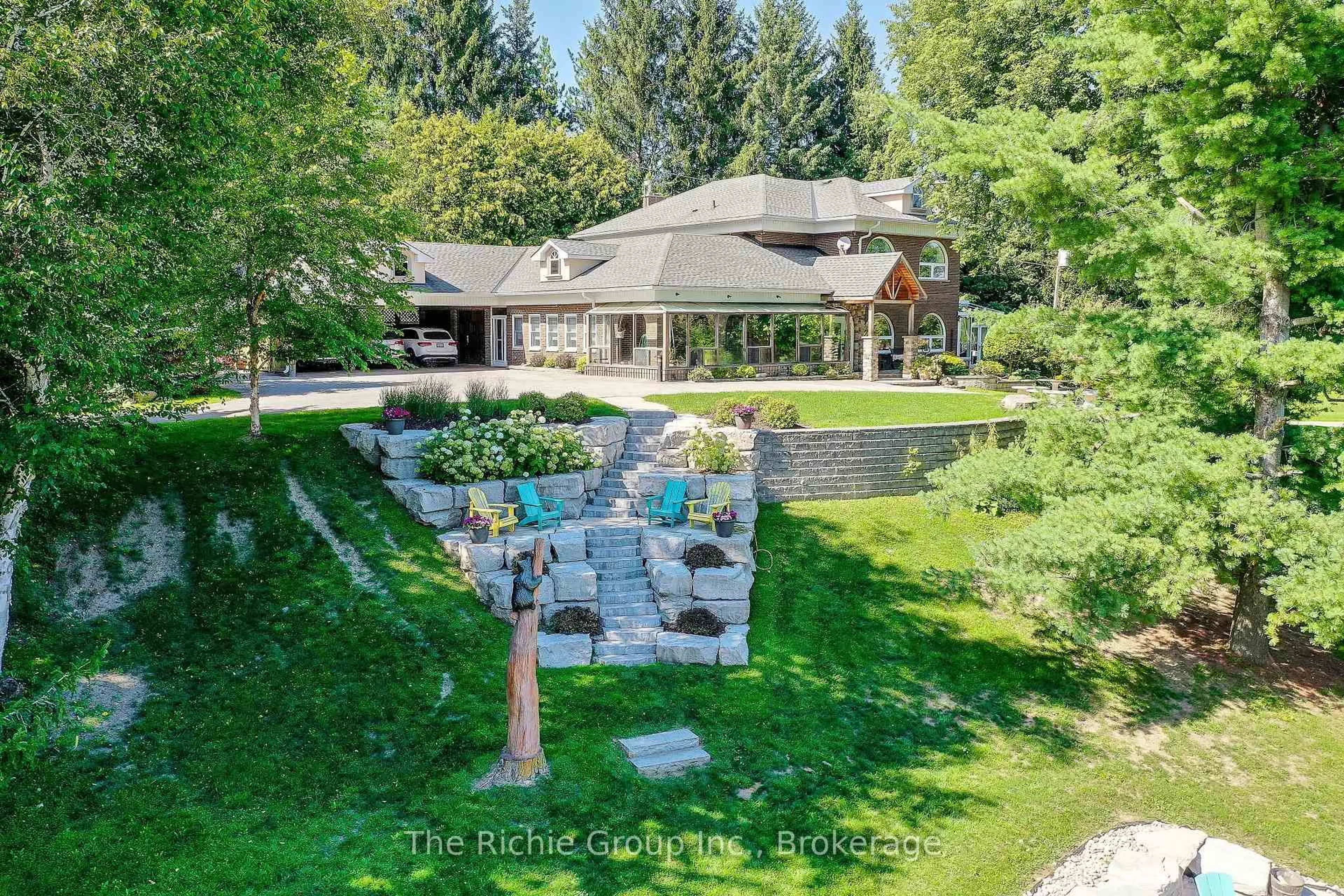 A pic from outside/outdoor area/front of a property/back of a property/a pic from drone, unknown for 994030 Mono Adjala Town Line, Mono Ontario L9W 6H8
