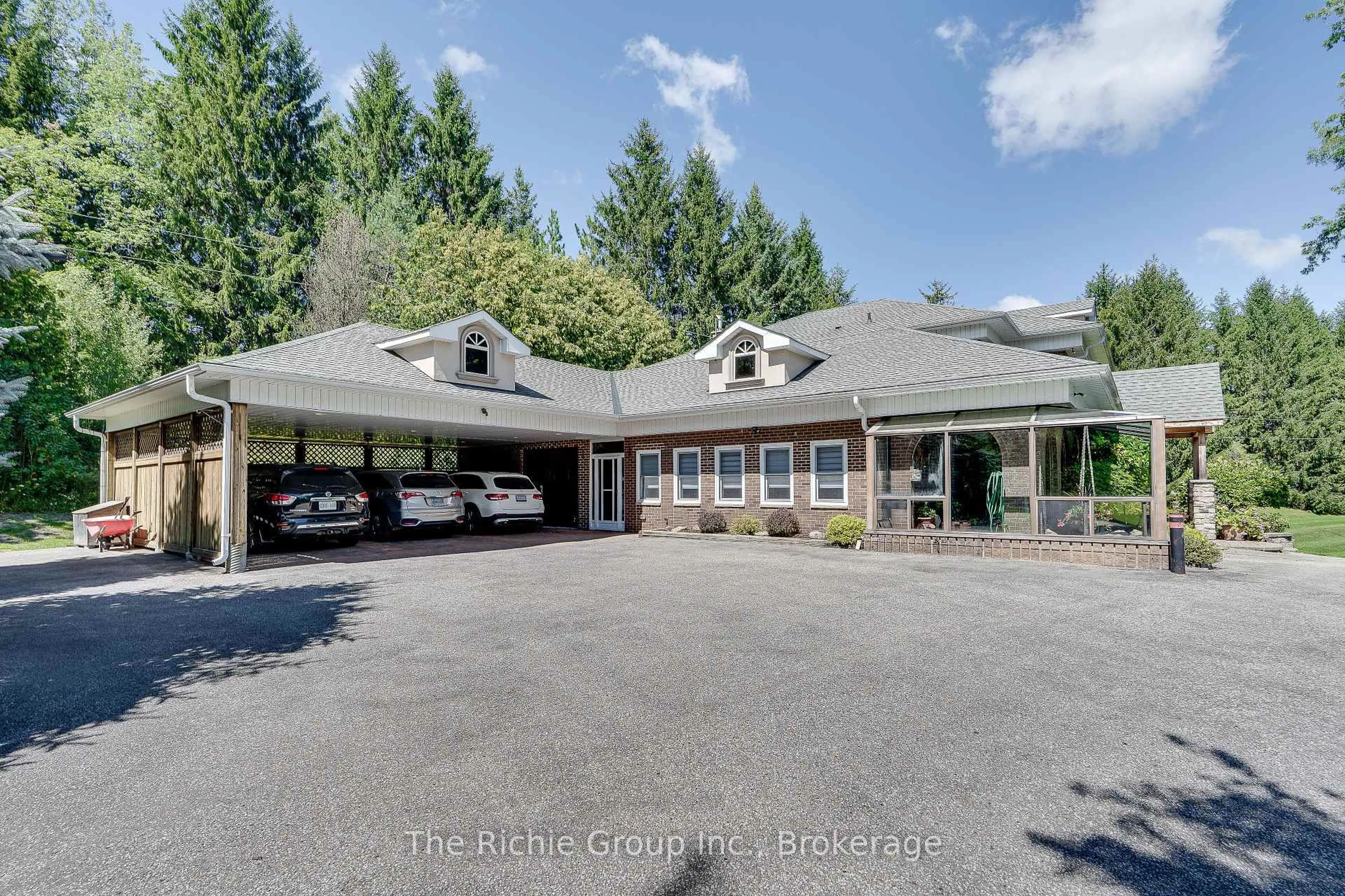 A pic from outside/outdoor area/front of a property/back of a property/a pic from drone, unknown for 994030 Mono Adjala Town Line, Mono Ontario L9W 6H8