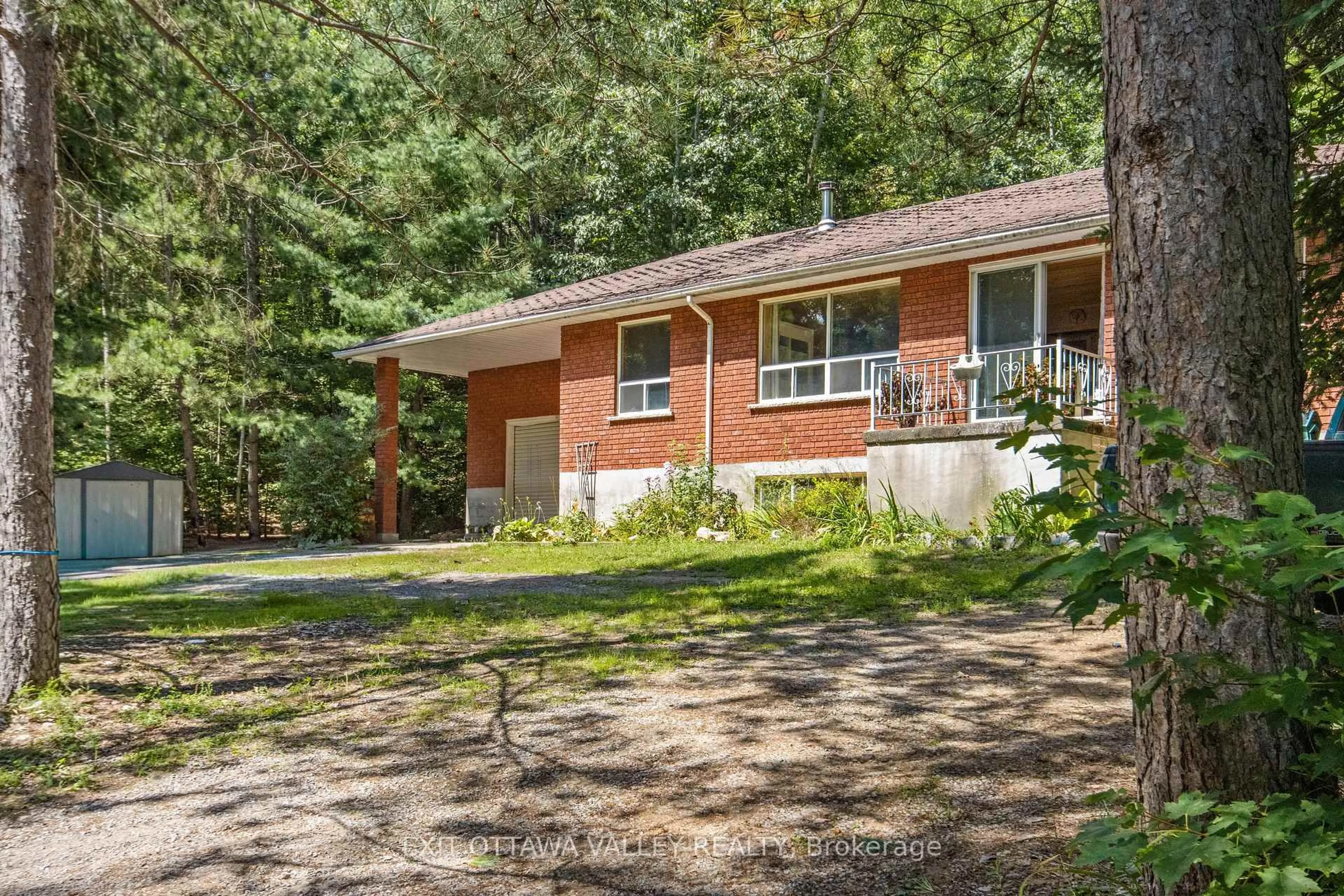 Home with brick exterior material, unknown for 561 Long Lake Rd, Barry's Bay Ontario K0J 1B0