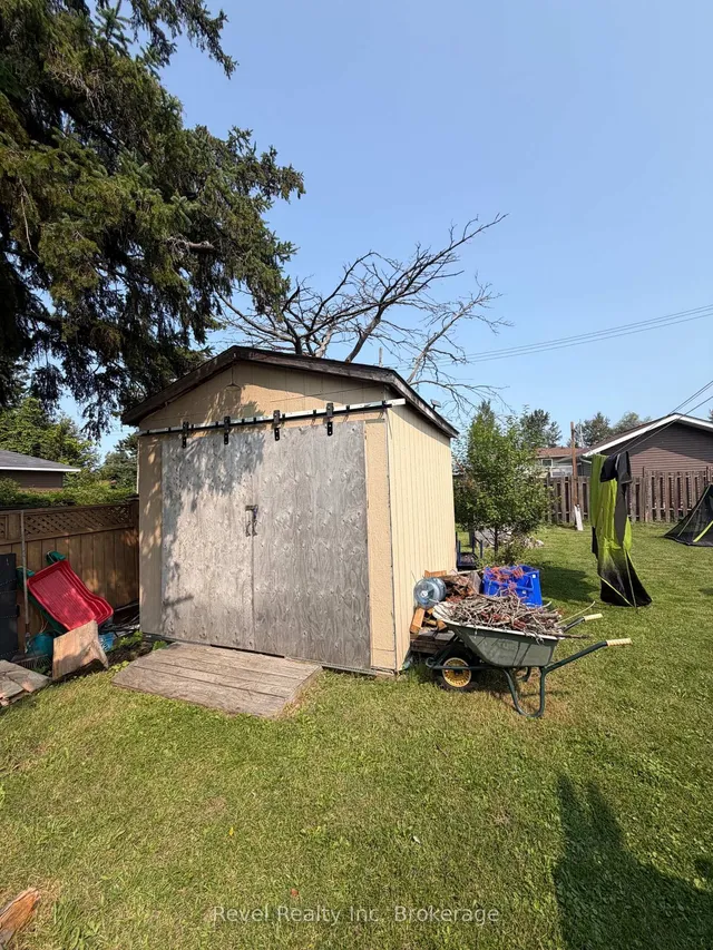 209 Salter St, West Nipissing 2