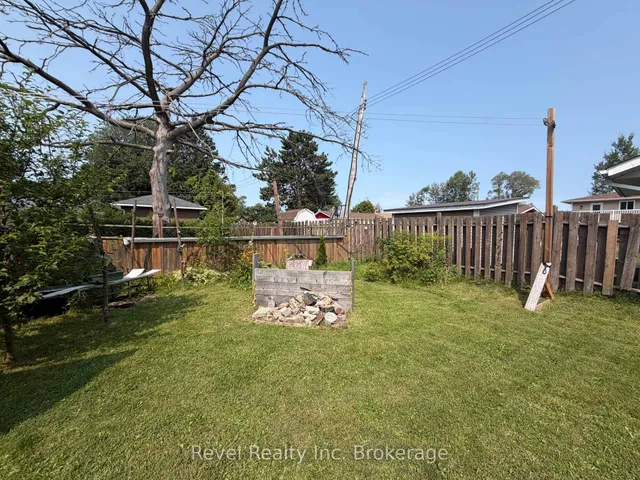 209 Salter St, West Nipissing 3