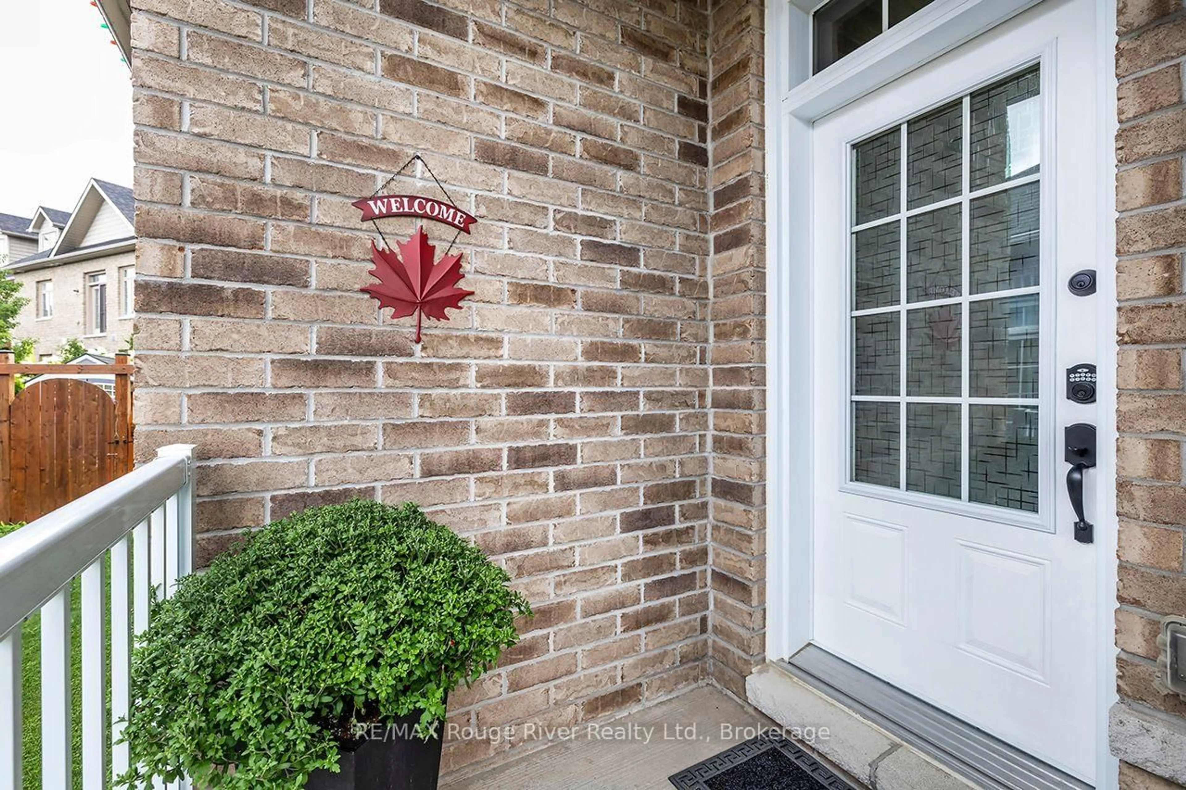Indoor entryway for 1297 Alder Rd, Cobourg Ontario K9A 0J8