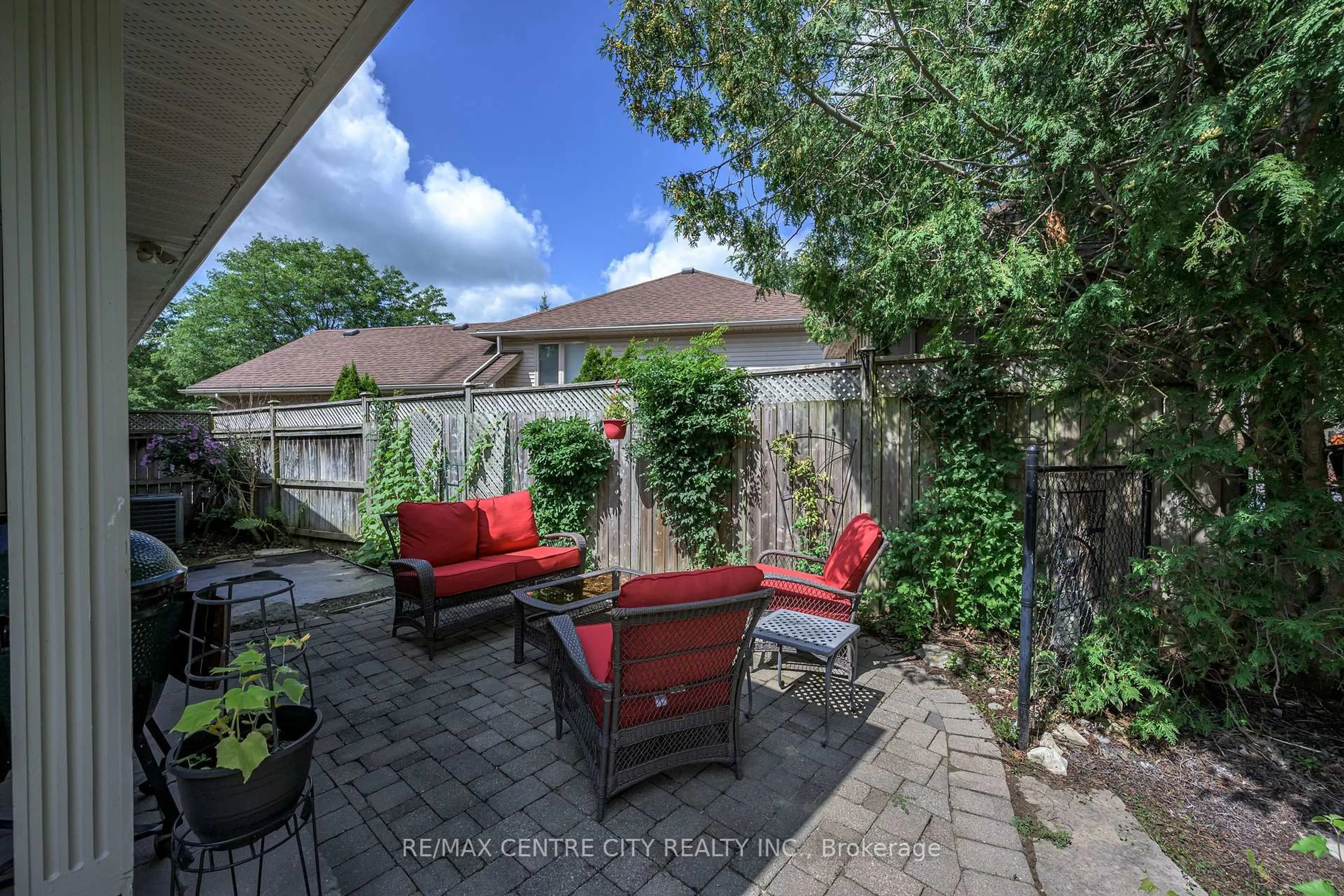 Patio, street for 176 Optimist Park Dr, London South Ontario N6K 4M2