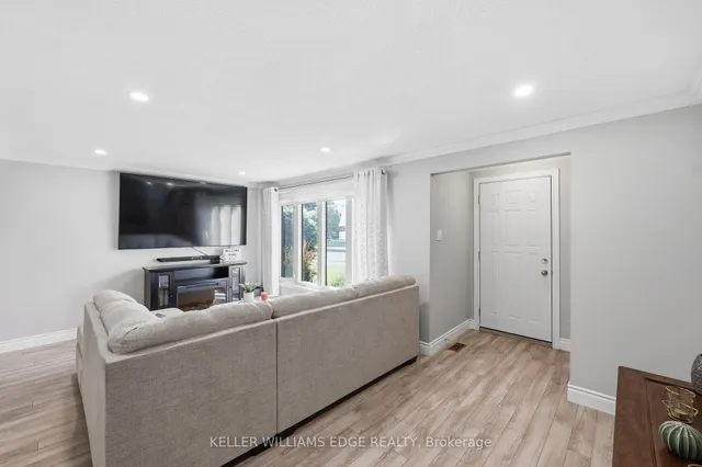 25 Flint Dr, Kitchener 5