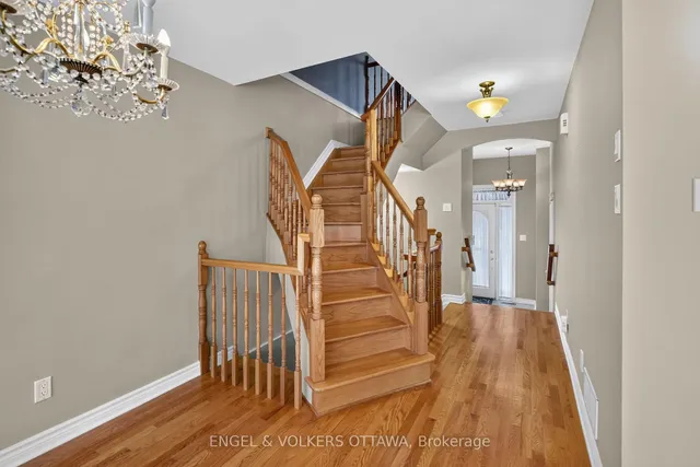 173 Hearst Way, Kanata 5