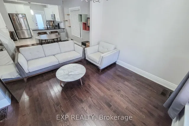 82 Gibson Ave, Hamilton 4